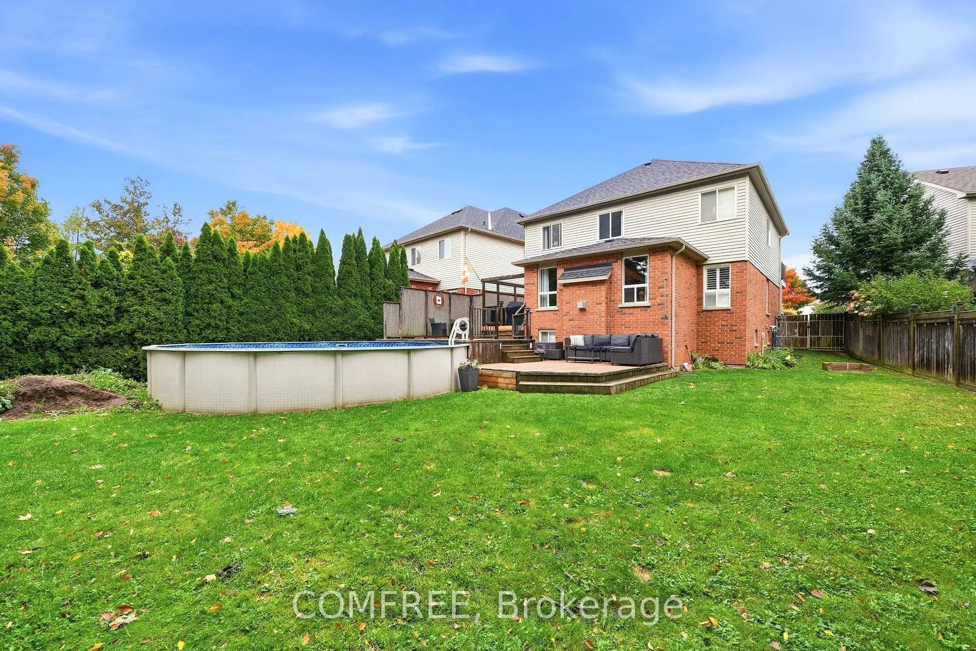 Photo 4 of 241 Acton Boulevard, Halton Hills, Acton — HOMEH