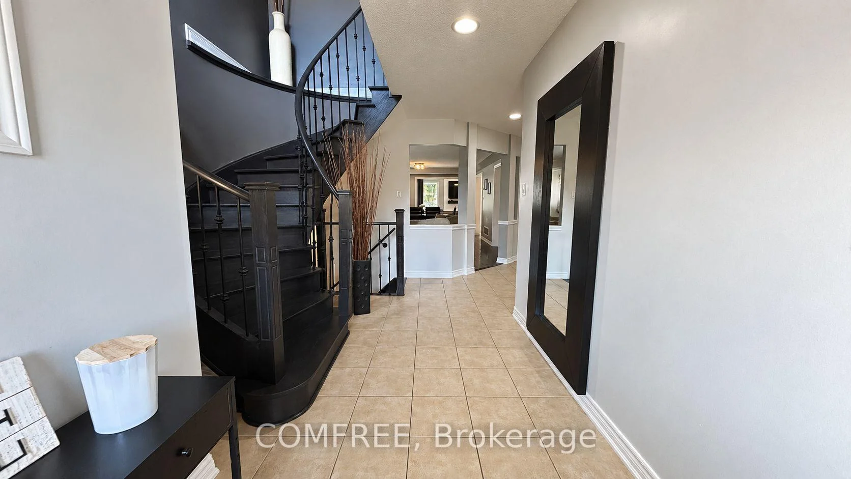 Photo 6 of 241 Acton Boulevard, Halton Hills, Acton — HOMEH
