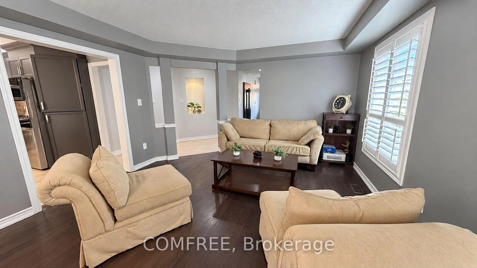 Photo 8 of 241 Acton Boulevard, Halton Hills, Acton — HOMEH