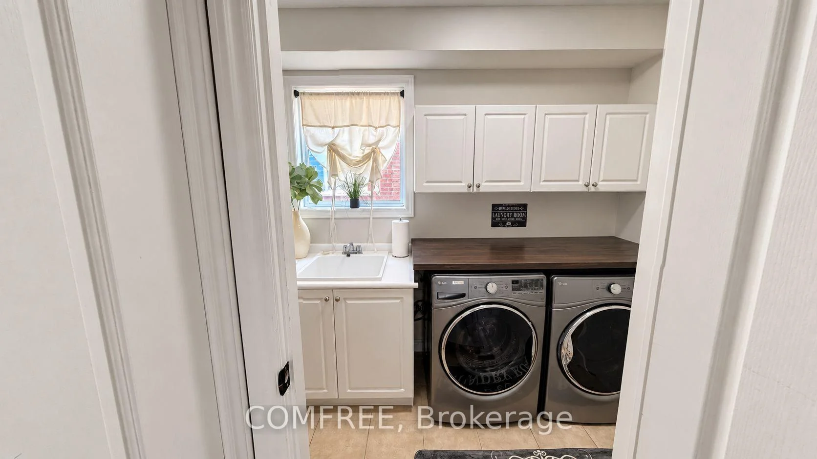 Photo 28 of 241 Acton Boulevard, Halton Hills, Acton — HOMEH