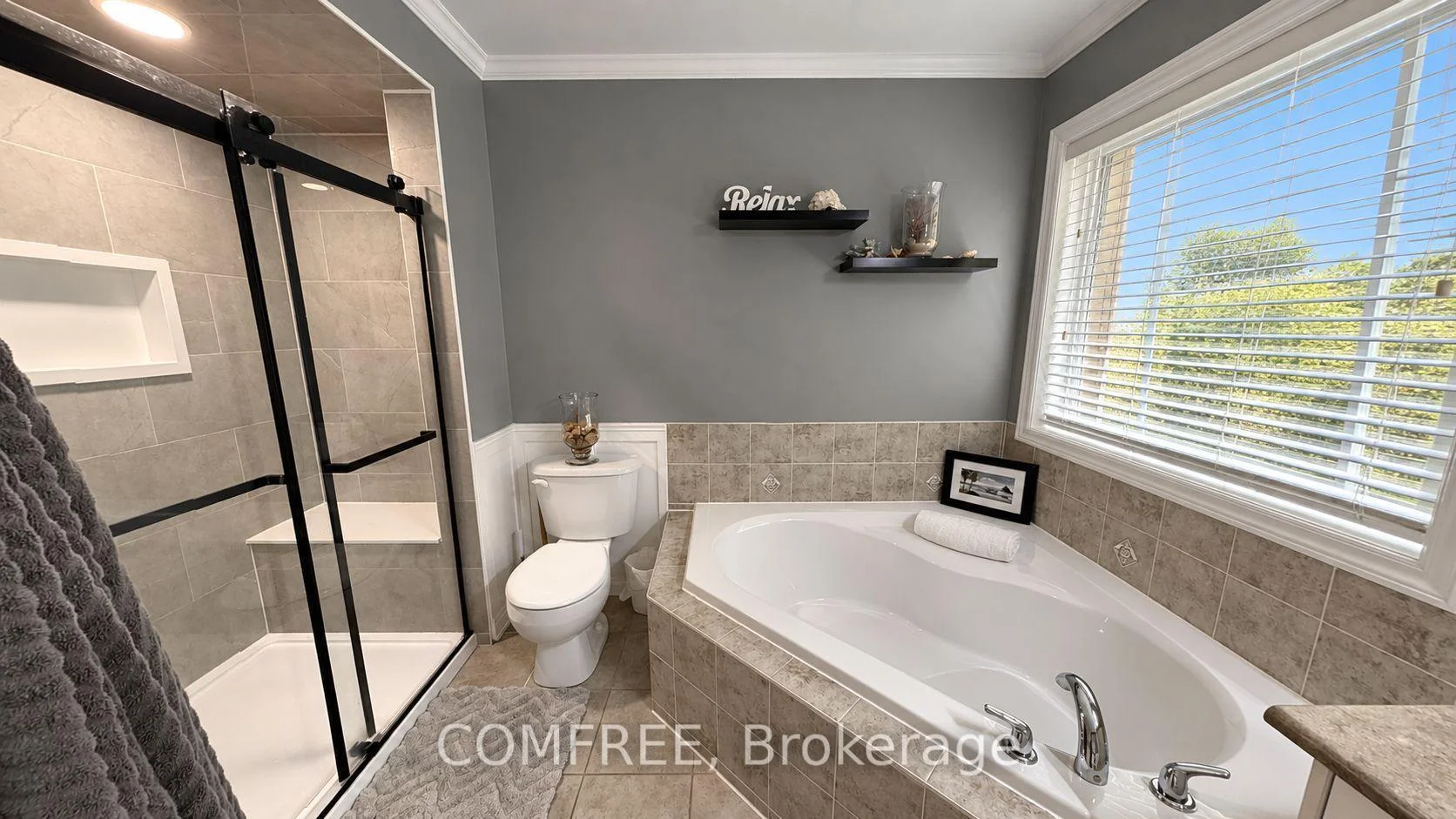Photo 42 of 241 Acton Boulevard, Halton Hills, Acton — HOMEH