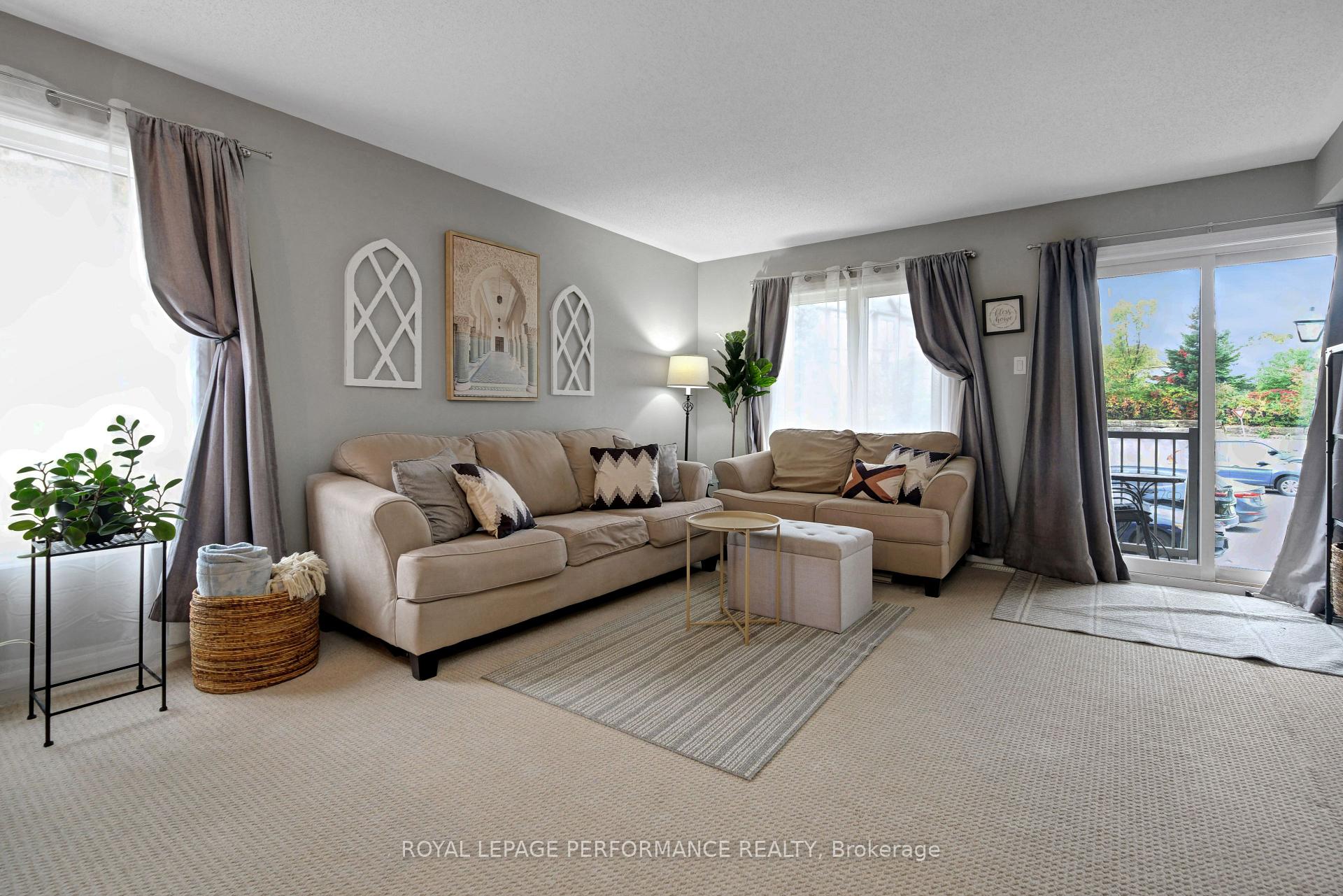 Photo 4 of 76 Argent Private, Ottawa, Kanata - Morgan's Grant/South March — HOMEH