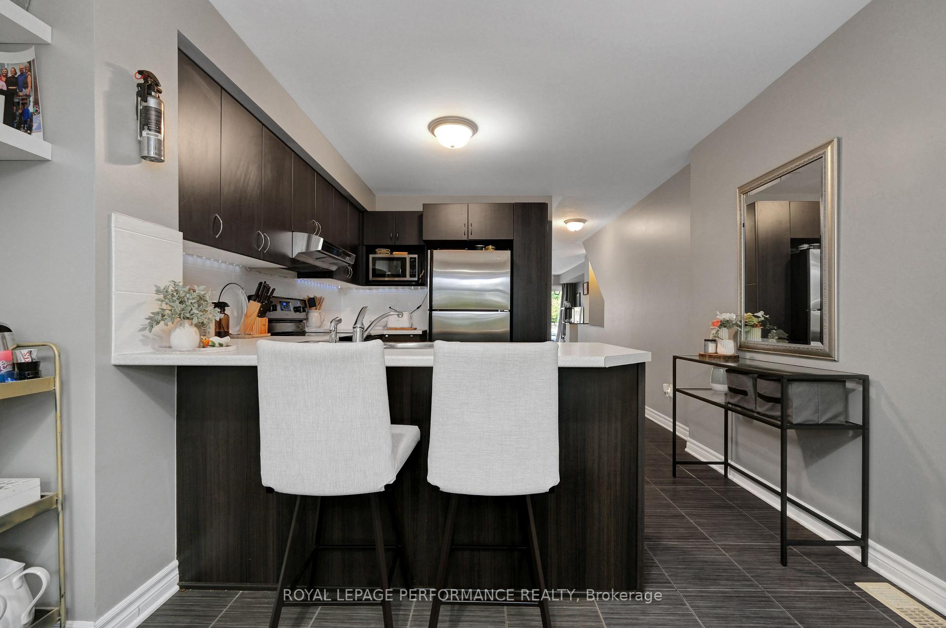 Photo 7 of 76 Argent Private, Ottawa, Kanata - Morgan's Grant/South March — HOMEH