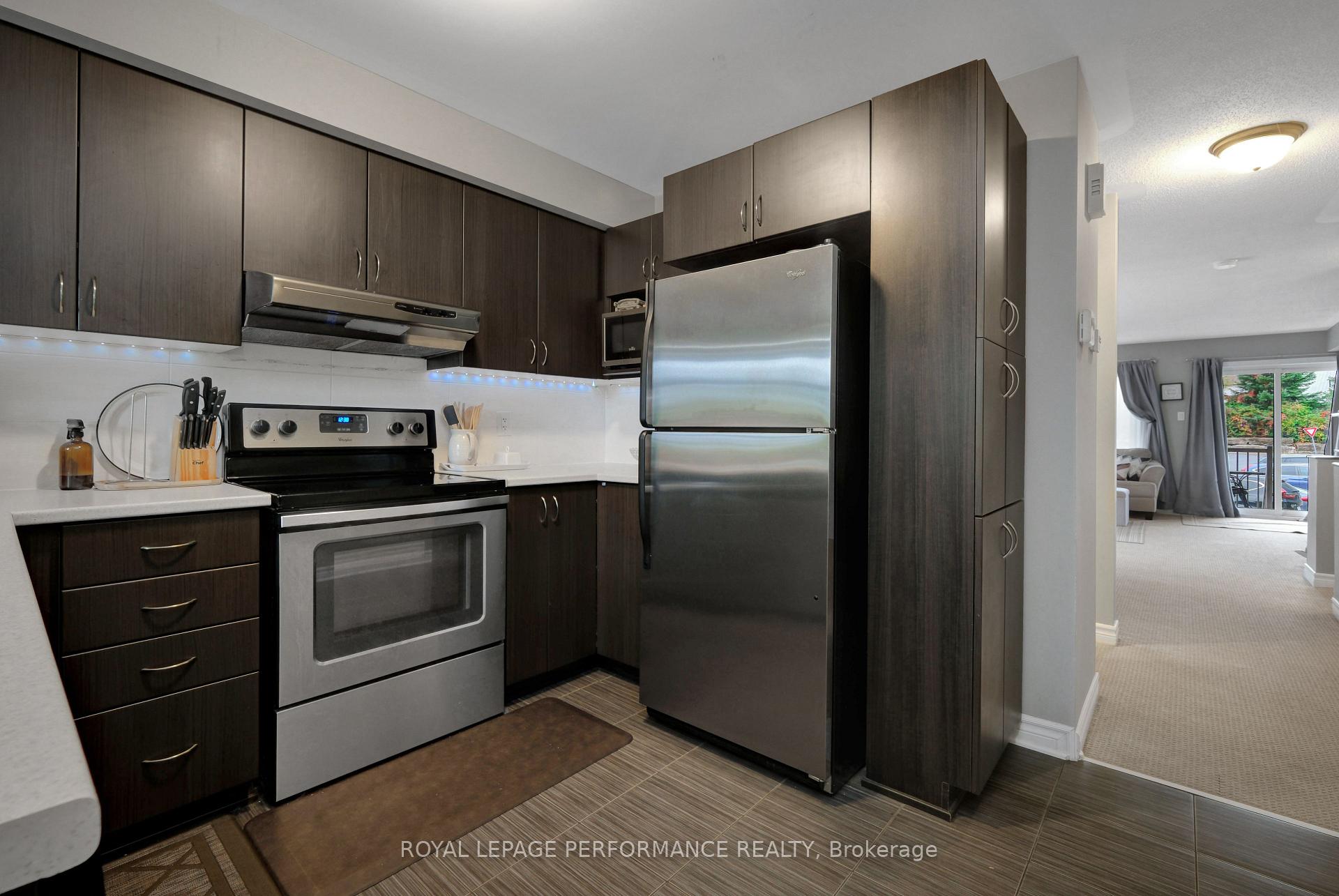 Photo 8 of 76 Argent Private, Ottawa, Kanata - Morgan's Grant/South March — HOMEH
