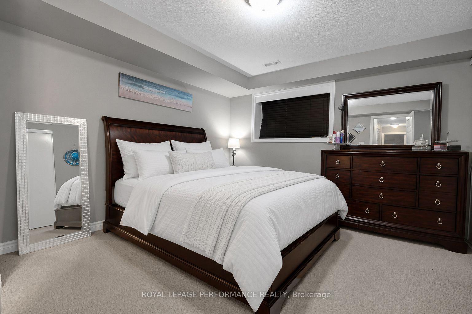 Photo 12 of 76 Argent Private, Ottawa, Kanata - Morgan's Grant/South March — HOMEH
