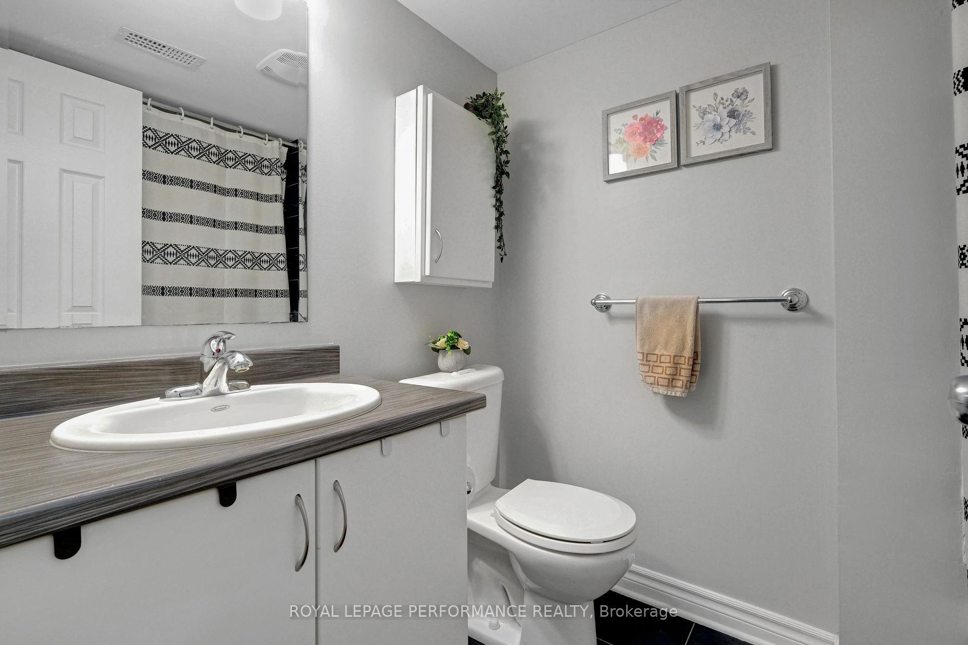 Photo 13 of 76 Argent Private, Ottawa, Kanata - Morgan's Grant/South March — HOMEH