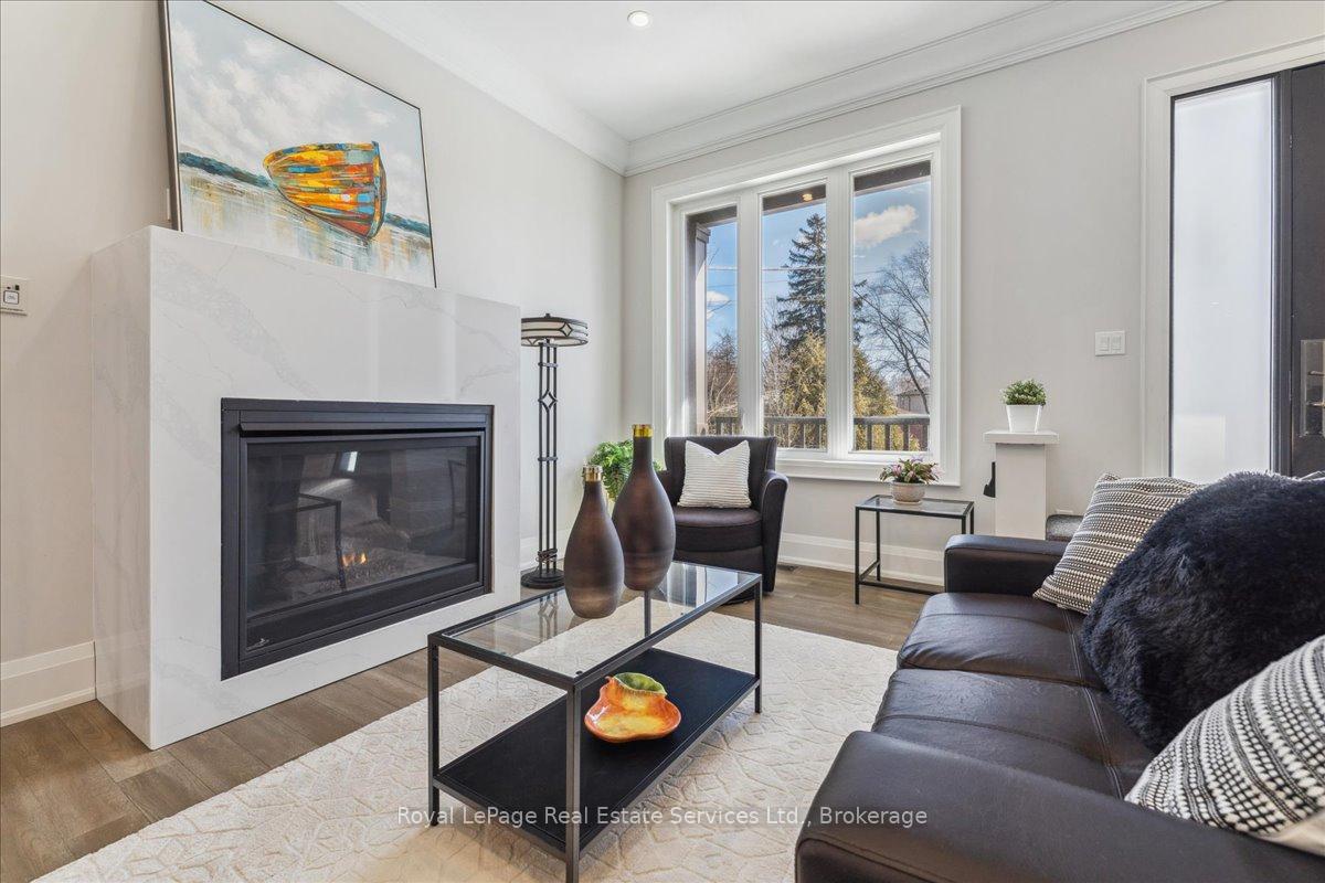 Photo 4 of 1211 Pinegrove Road, Oakville, West — HOMEH