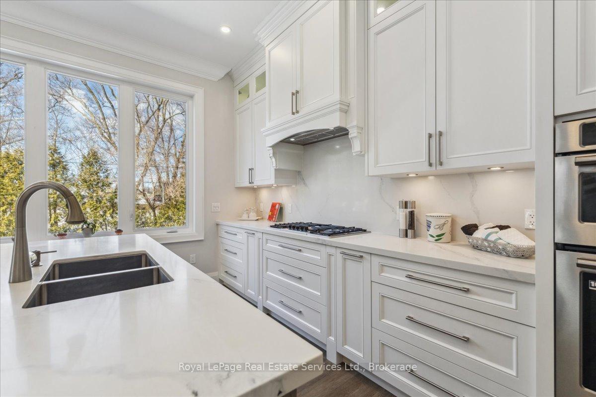 Photo 6 of 1211 Pinegrove Road, Oakville, West — HOMEH