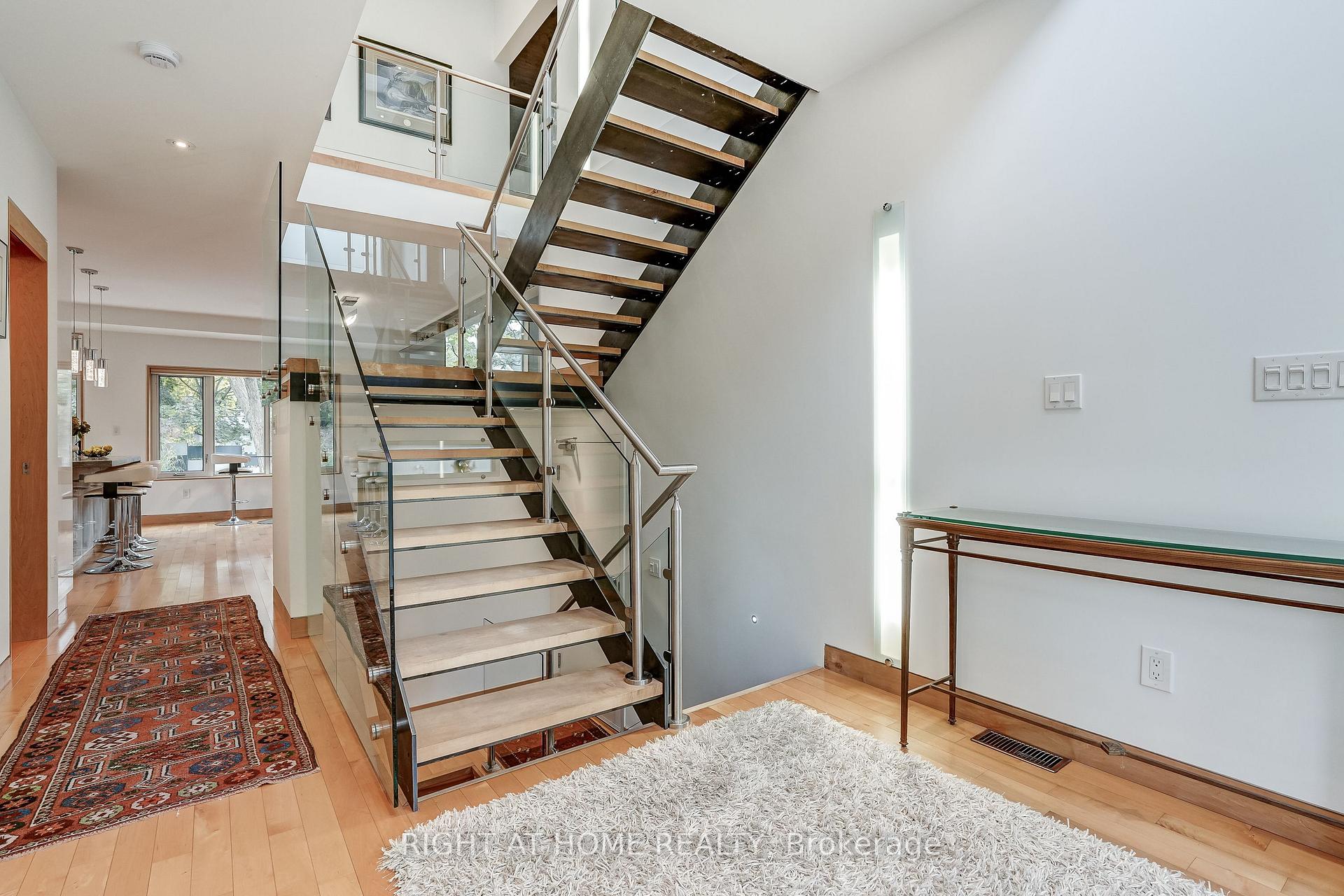 Photo 5 of 17 Ashfield Drive, Etobicoke, Eringate-Centennial-West Deane — HOMEH