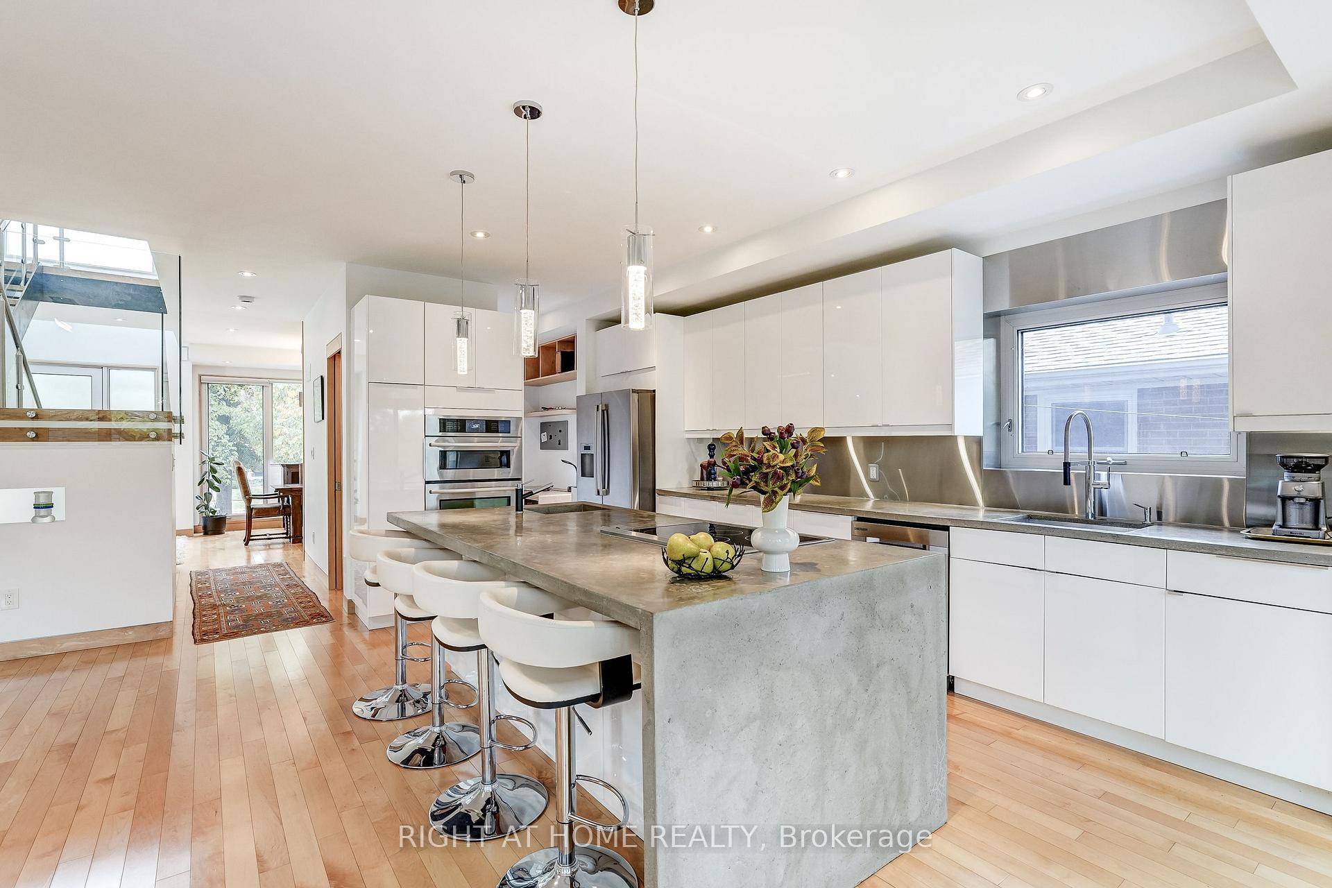 Photo 15 of 17 Ashfield Drive, Etobicoke, Eringate-Centennial-West Deane — HOMEH