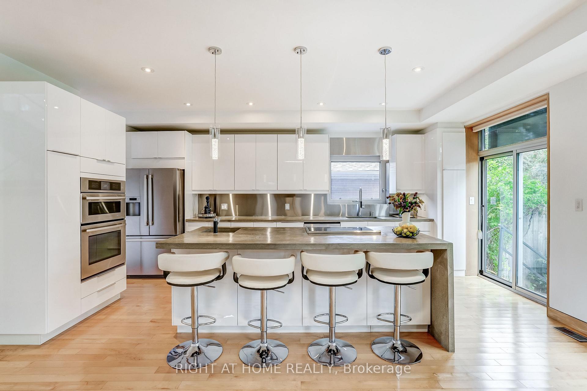 Photo 16 of 17 Ashfield Drive, Etobicoke, Eringate-Centennial-West Deane — HOMEH