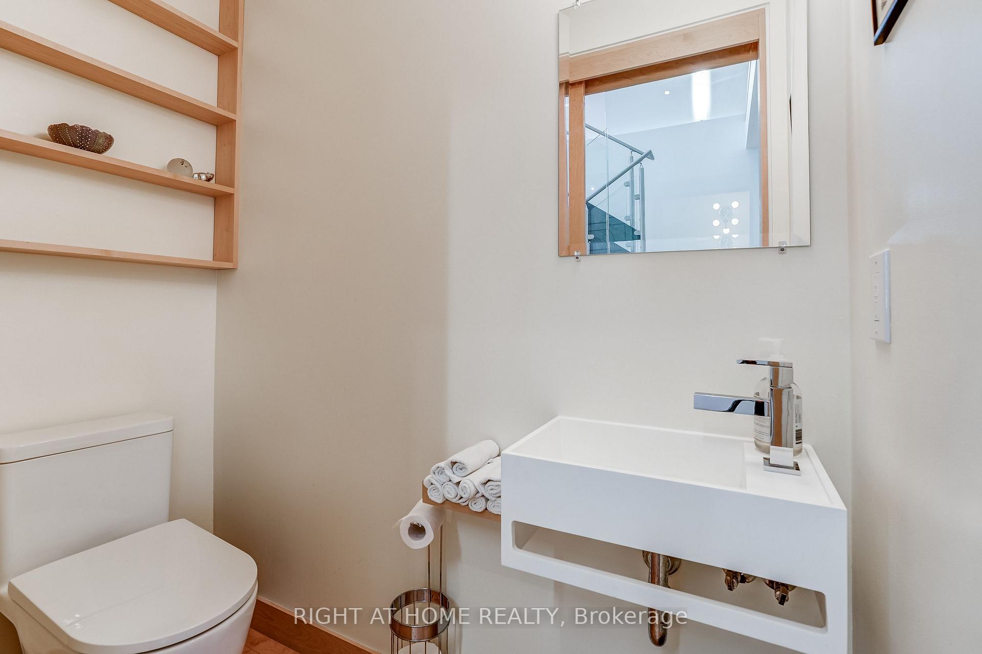 Photo 26 of 17 Ashfield Drive, Etobicoke, Eringate-Centennial-West Deane — HOMEH