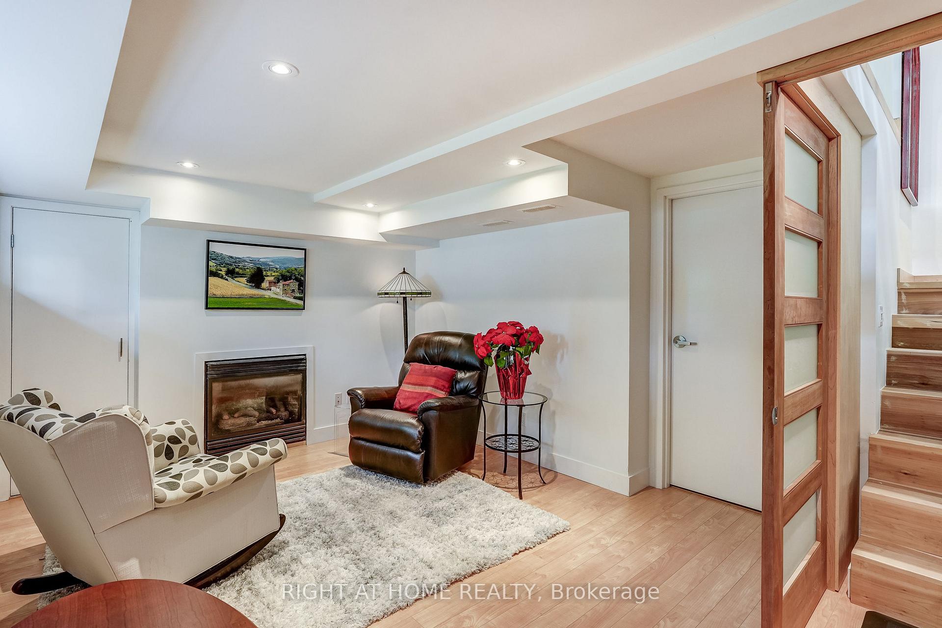 Photo 42 of 17 Ashfield Drive, Etobicoke, Eringate-Centennial-West Deane — HOMEH