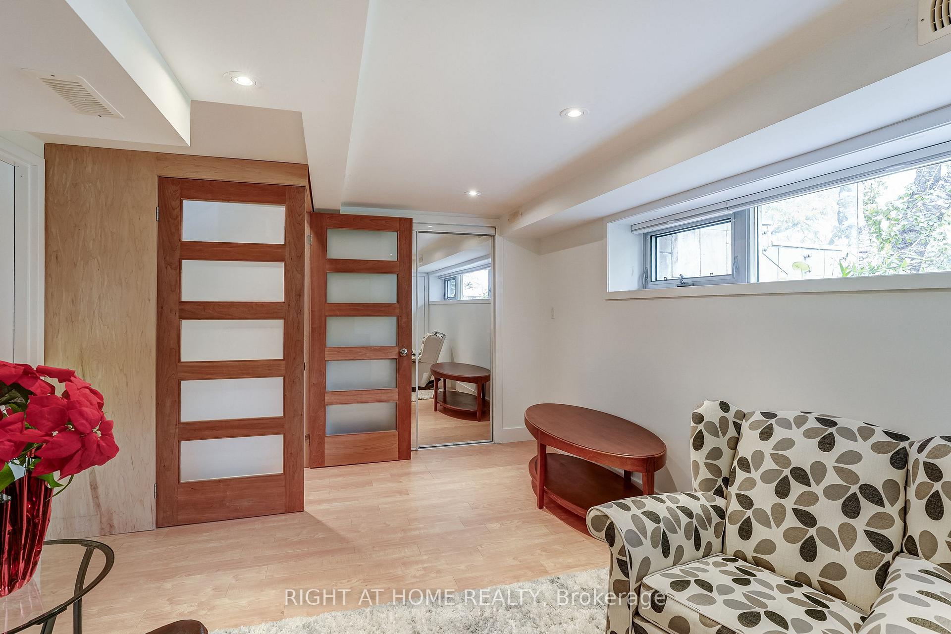 Photo 43 of 17 Ashfield Drive, Etobicoke, Eringate-Centennial-West Deane — HOMEH