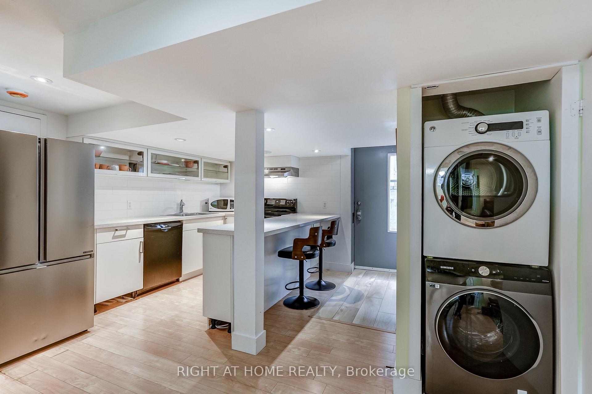 Photo 45 of 17 Ashfield Drive, Etobicoke, Eringate-Centennial-West Deane — HOMEH