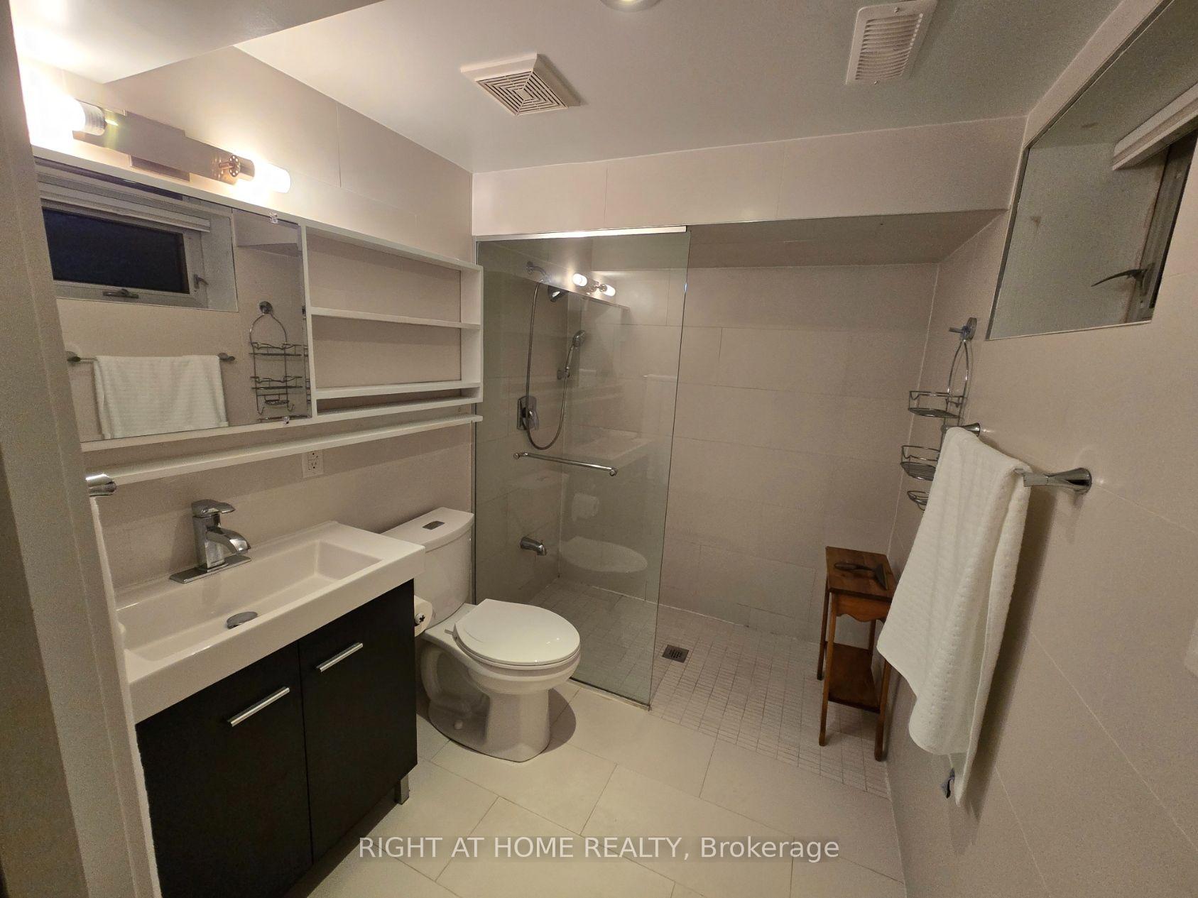 Photo 50 of 17 Ashfield Drive, Etobicoke, Eringate-Centennial-West Deane — HOMEH