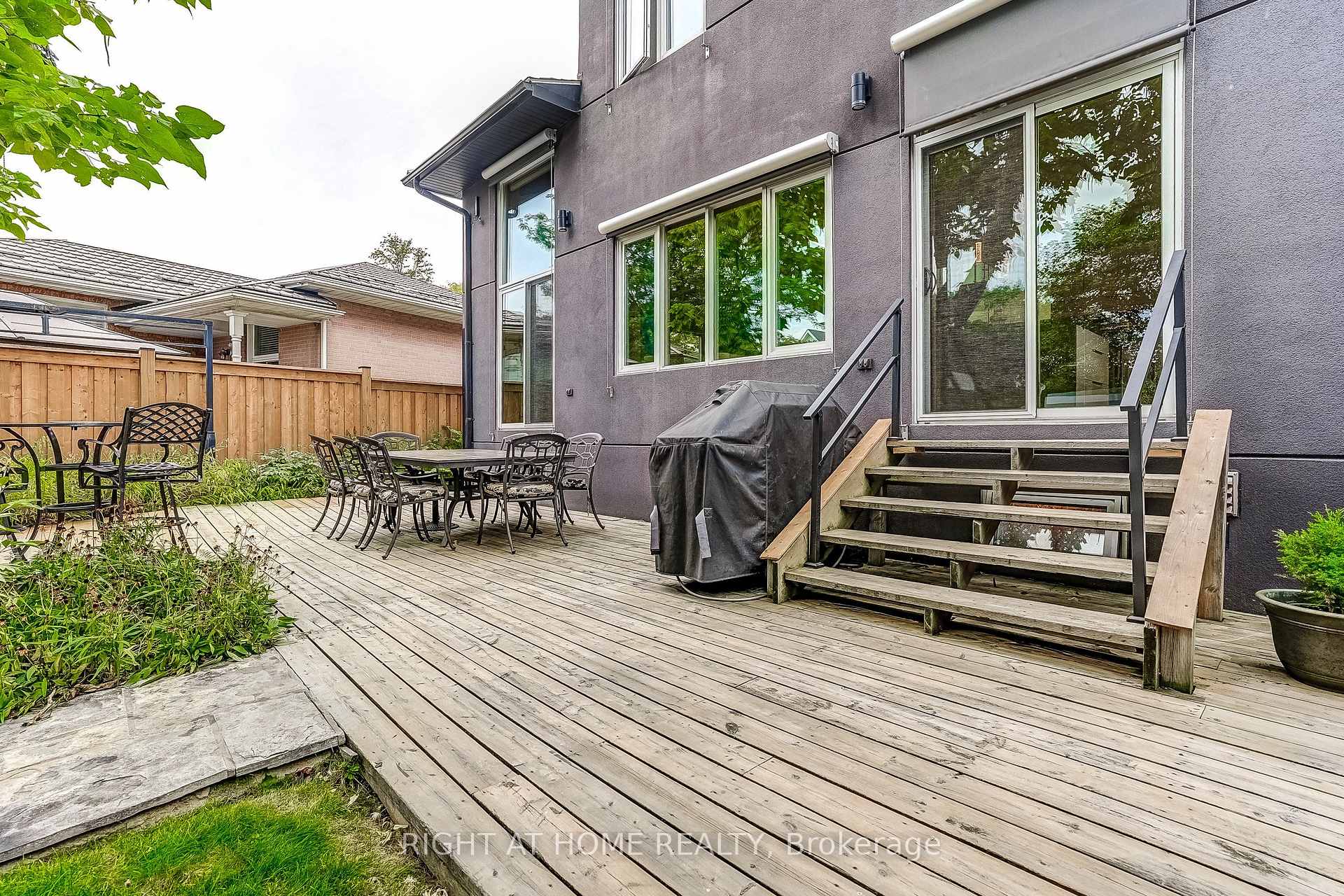 Photo 57 of 17 Ashfield Drive, Etobicoke, Eringate-Centennial-West Deane — HOMEH