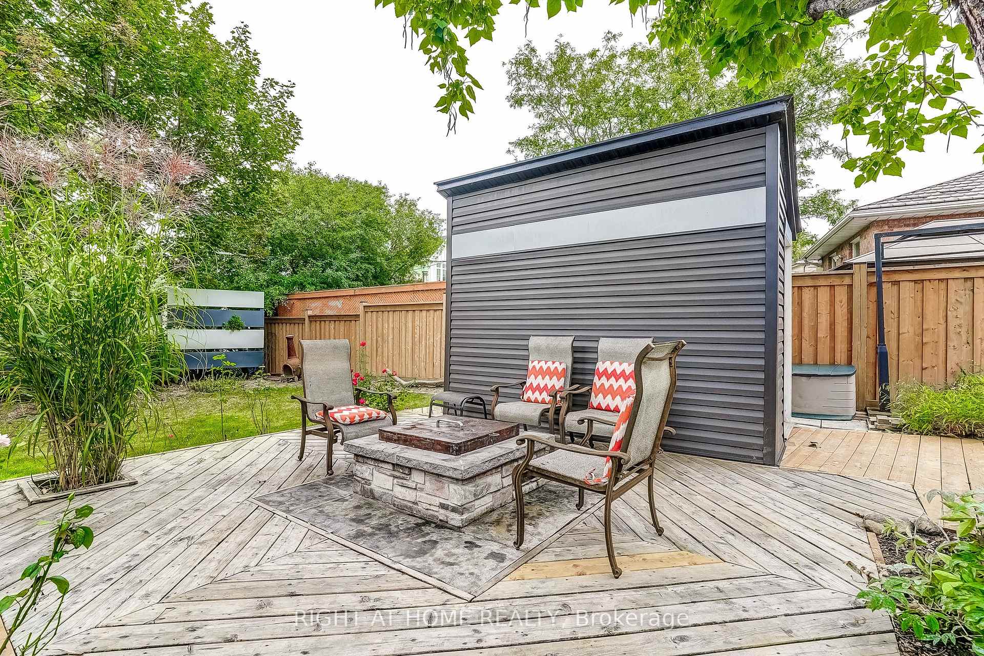 Photo 63 of 17 Ashfield Drive, Etobicoke, Eringate-Centennial-West Deane — HOMEH
