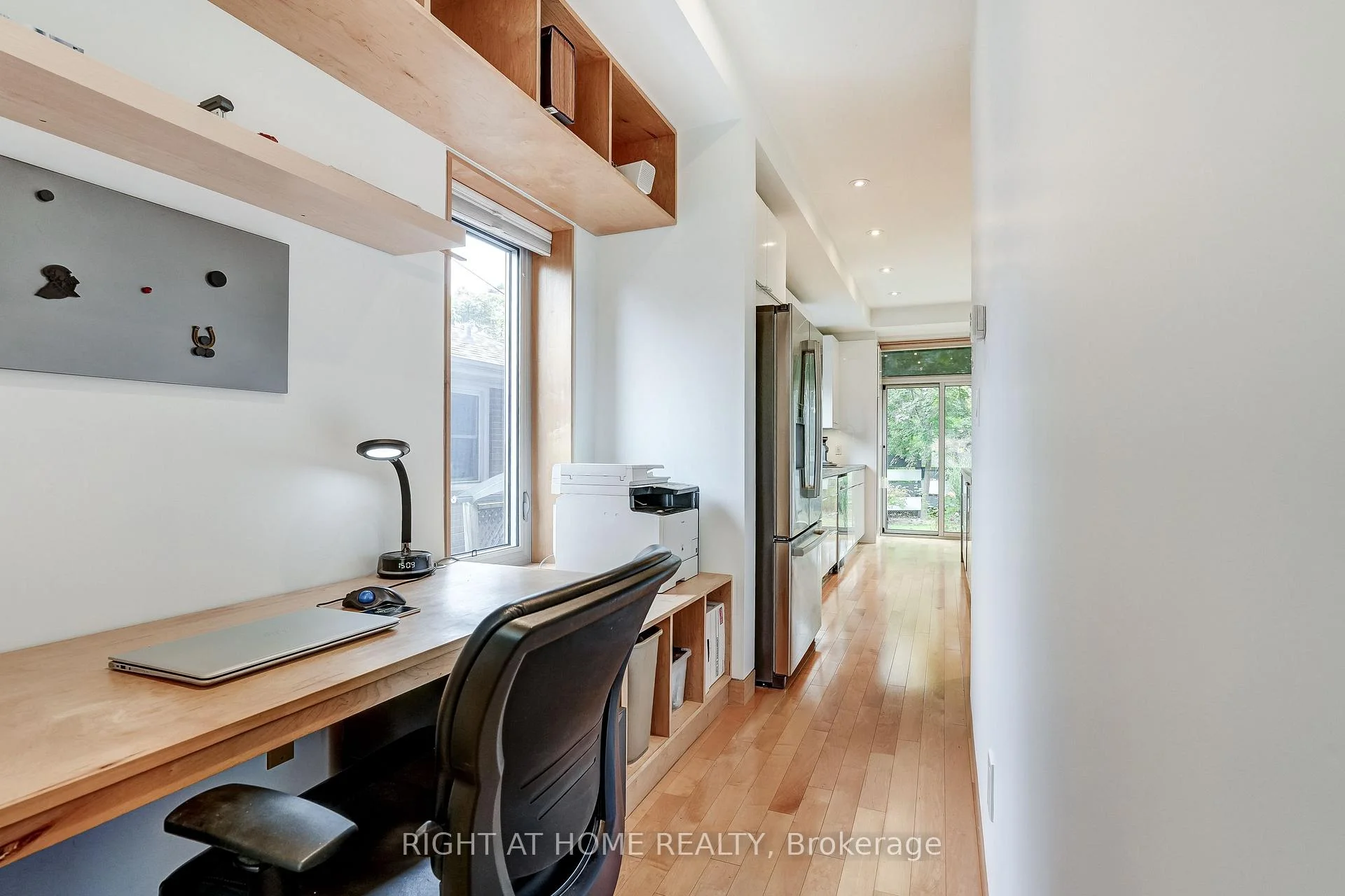 Photo 13 of 17 Ashfield Drive, Etobicoke, Eringate-Centennial-West Deane — HOMEH