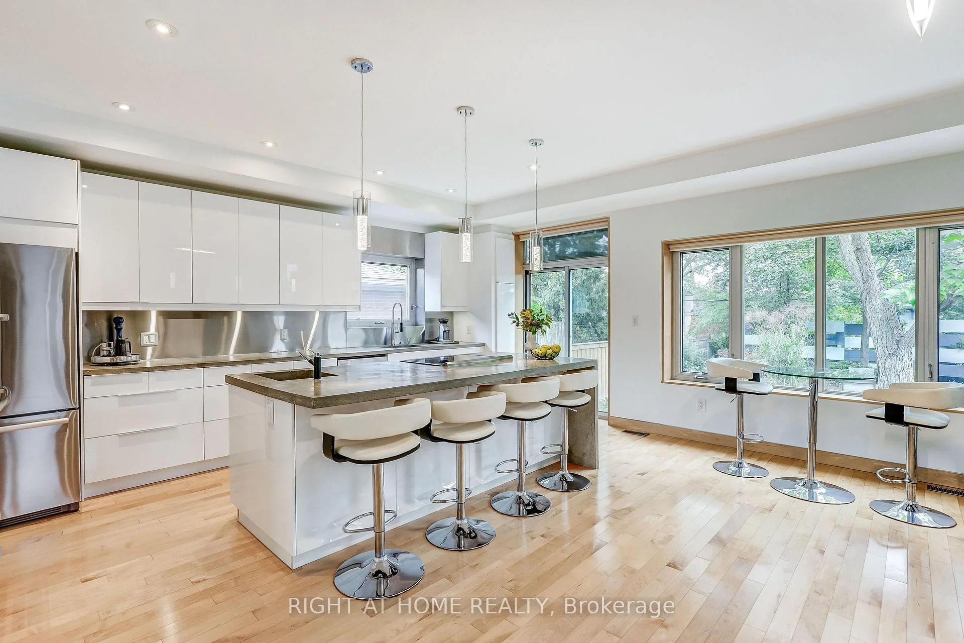 Photo 17 of 17 Ashfield Drive, Etobicoke, Eringate-Centennial-West Deane — HOMEH
