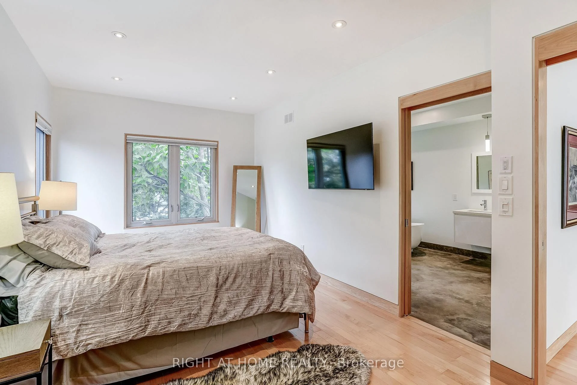 Photo 31 of 17 Ashfield Drive, Etobicoke, Eringate-Centennial-West Deane — HOMEH