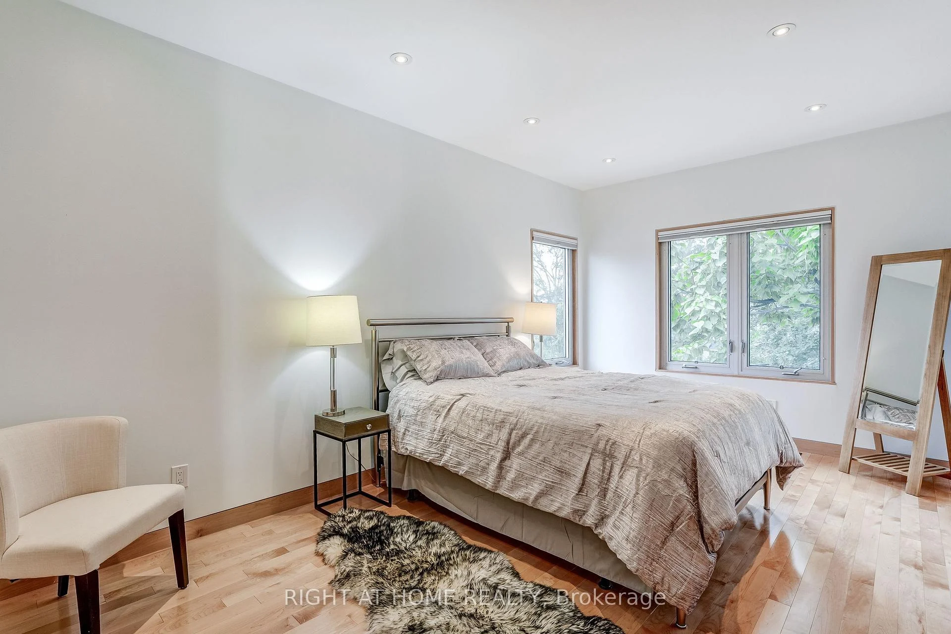 Photo 32 of 17 Ashfield Drive, Etobicoke, Eringate-Centennial-West Deane — HOMEH