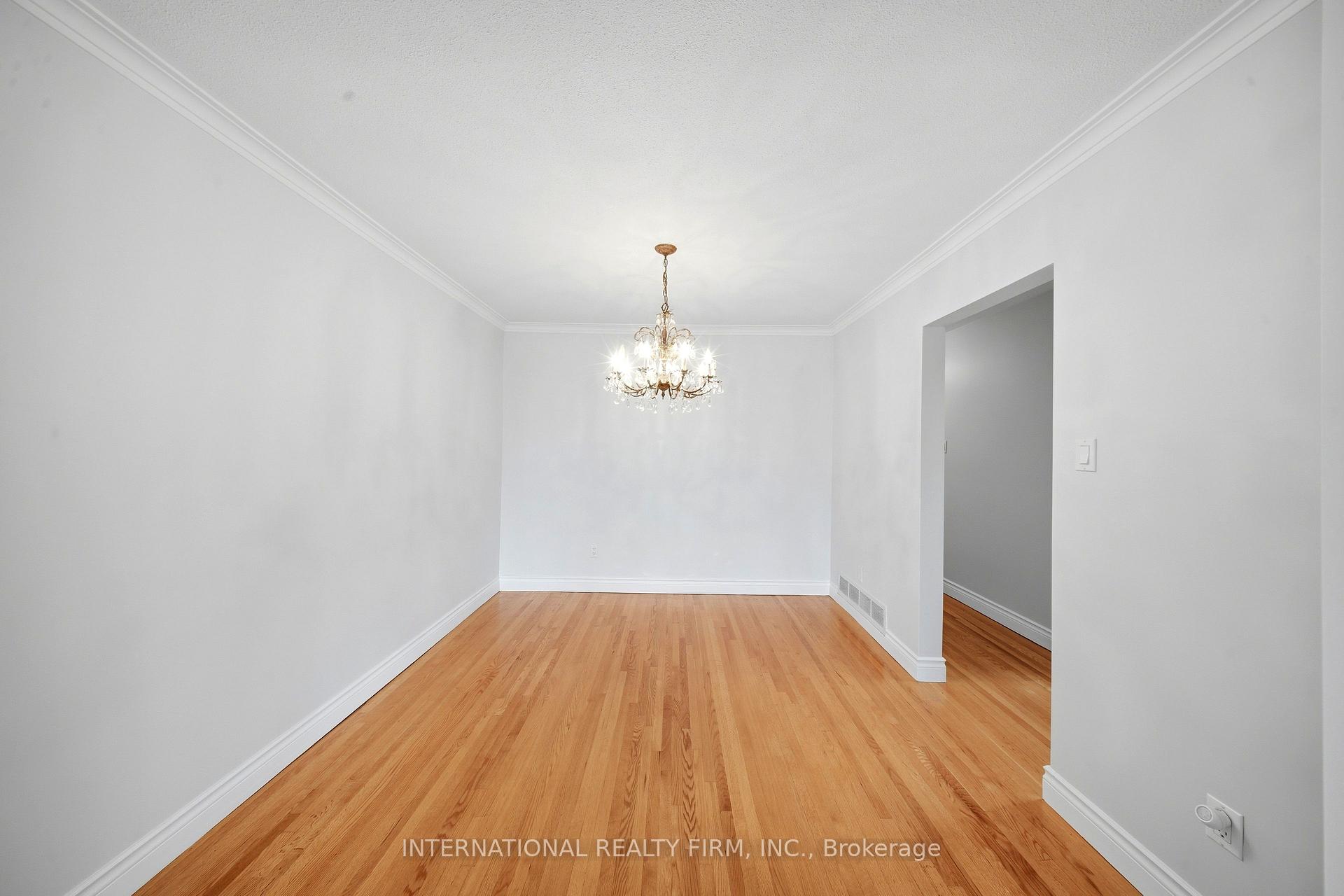 Photo 3 of 92 Andrew Park, Vaughan, West Woodbridge — HOMEH