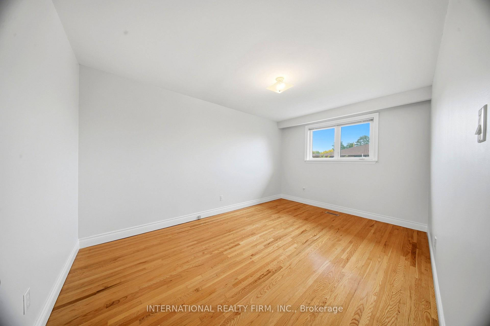 Photo 8 of 92 Andrew Park, Vaughan, West Woodbridge — HOMEH