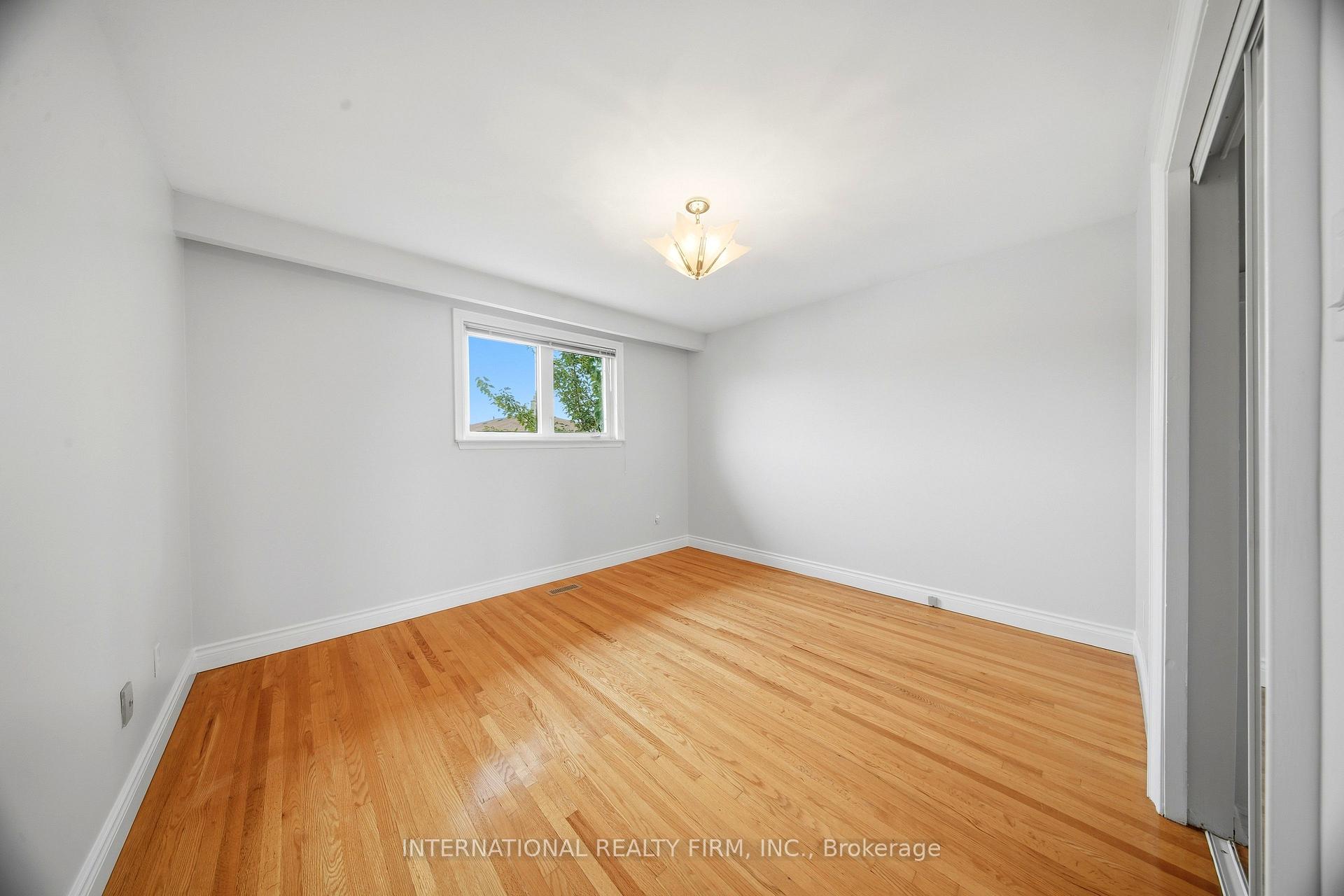 Photo 9 of 92 Andrew Park, Vaughan, West Woodbridge — HOMEH