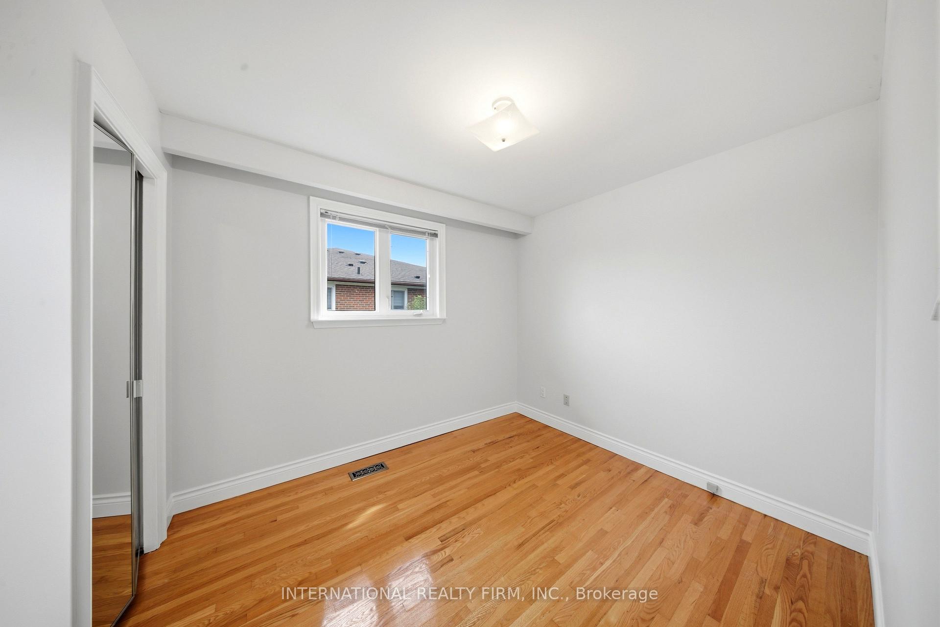 Photo 10 of 92 Andrew Park, Vaughan, West Woodbridge — HOMEH