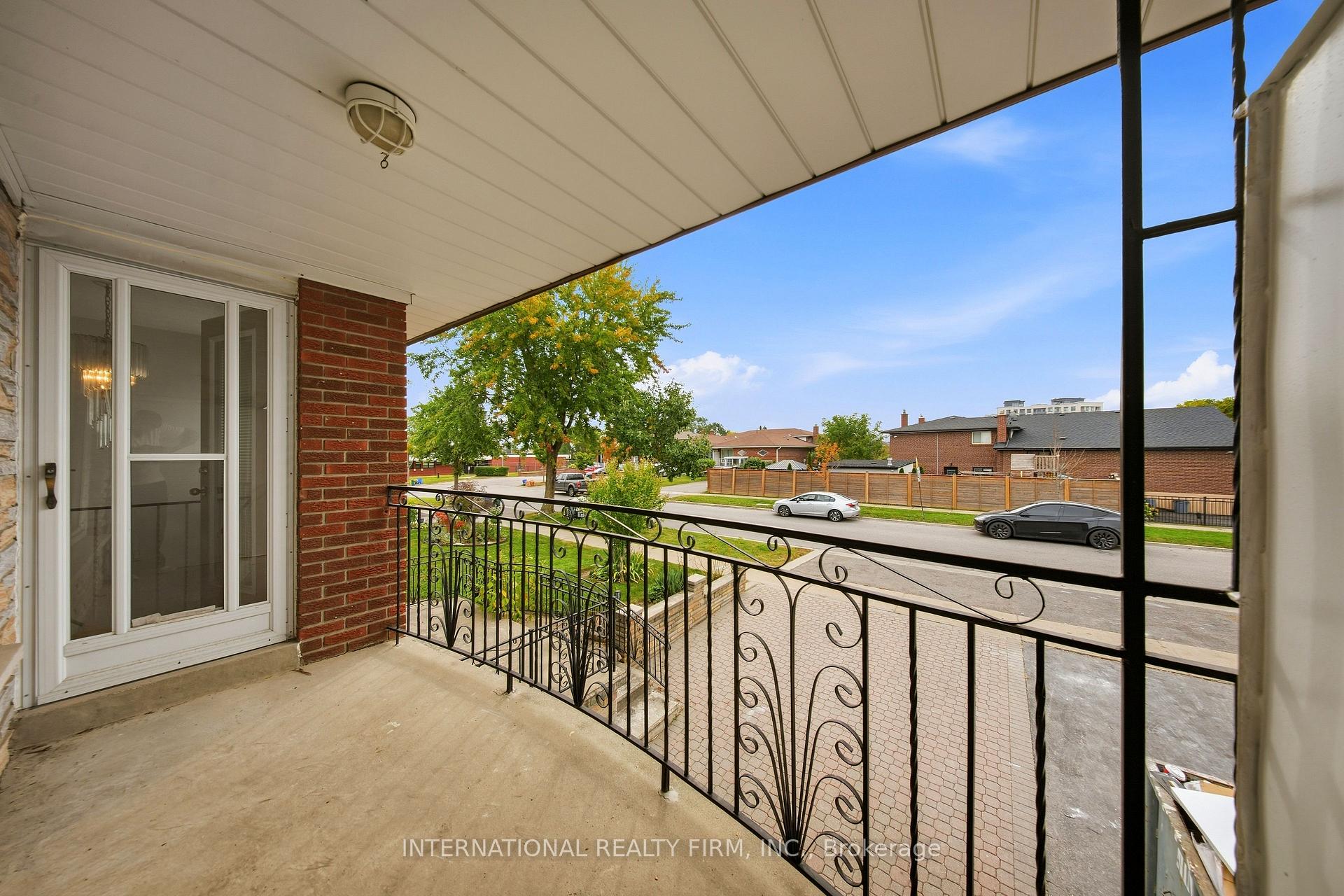 Photo 12 of 92 Andrew Park, Vaughan, West Woodbridge — HOMEH