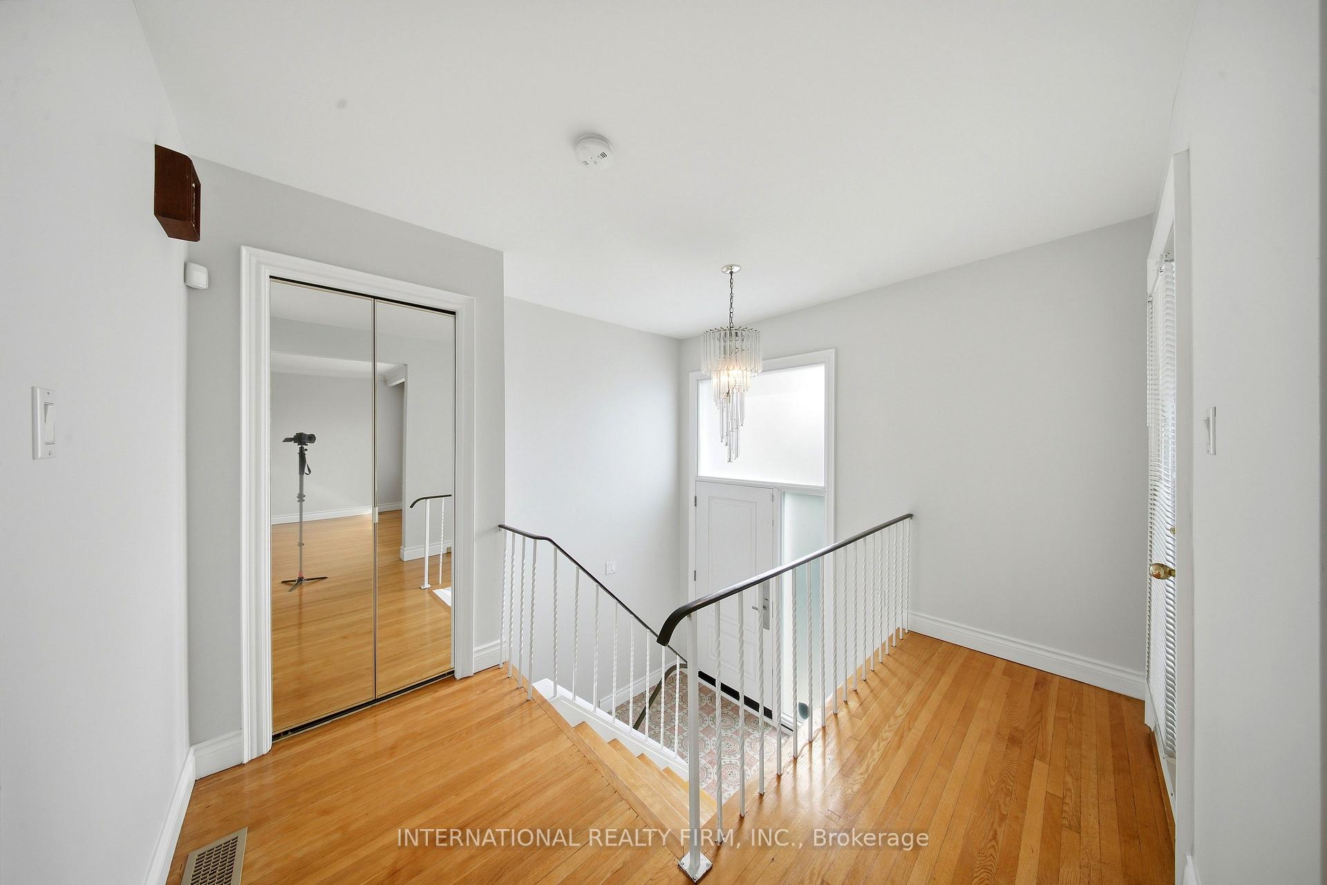 Photo 4 of 92 Andrew Park, Vaughan, West Woodbridge — HOMEH