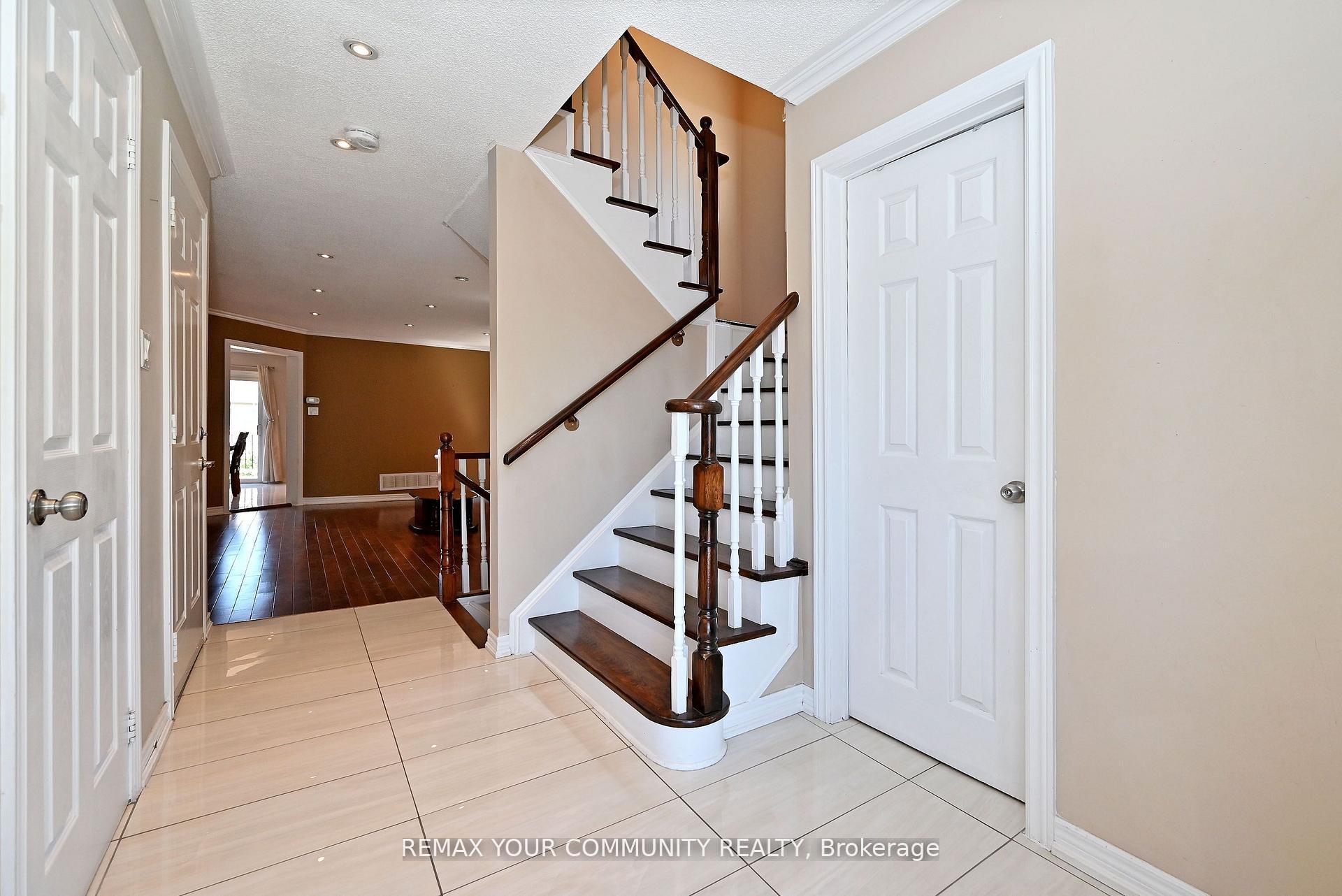 Photo 5 of 73 Laurendale Avenue, Georgina, Keswick South — HOMEH