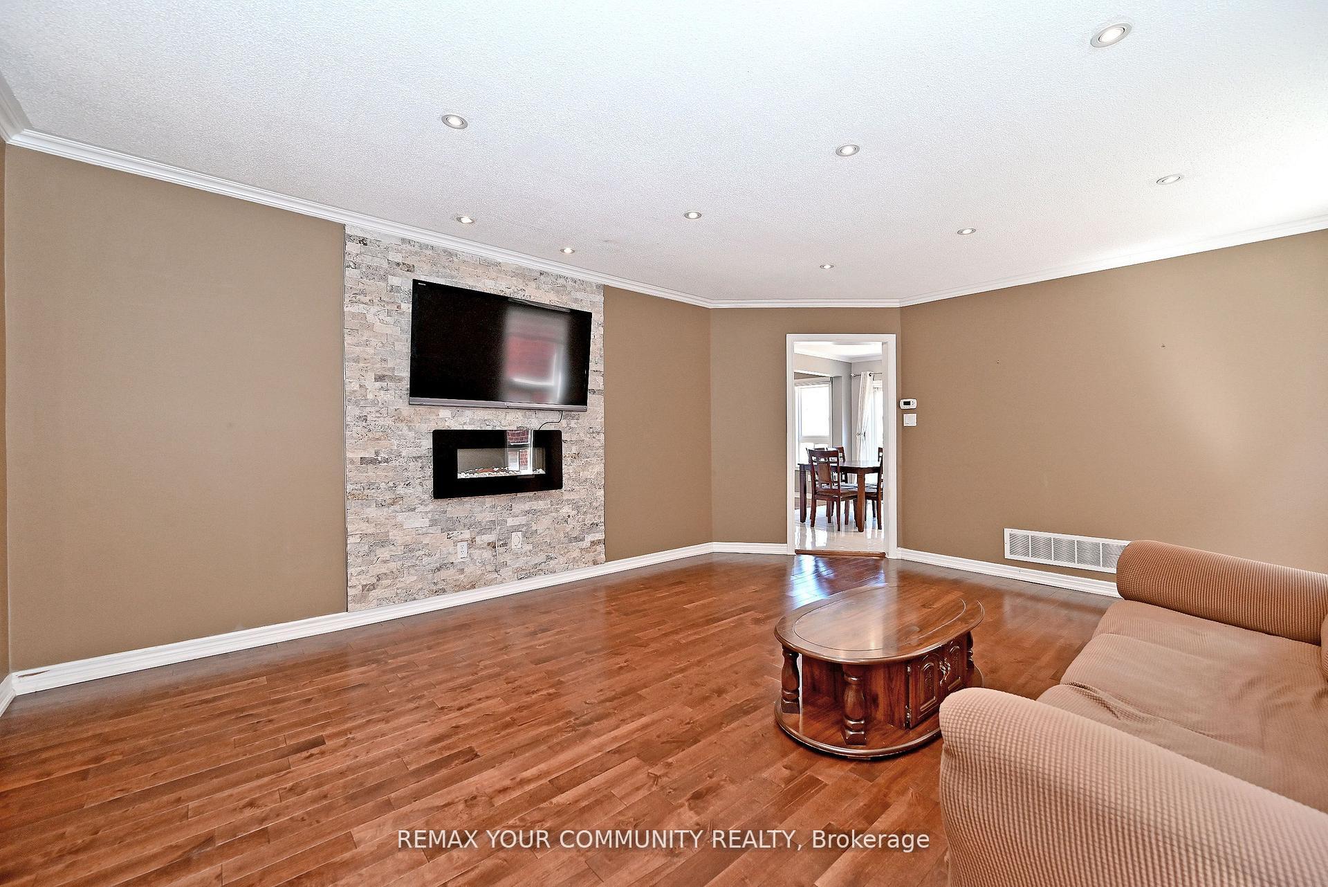 Photo 9 of 73 Laurendale Avenue, Georgina, Keswick South — HOMEH