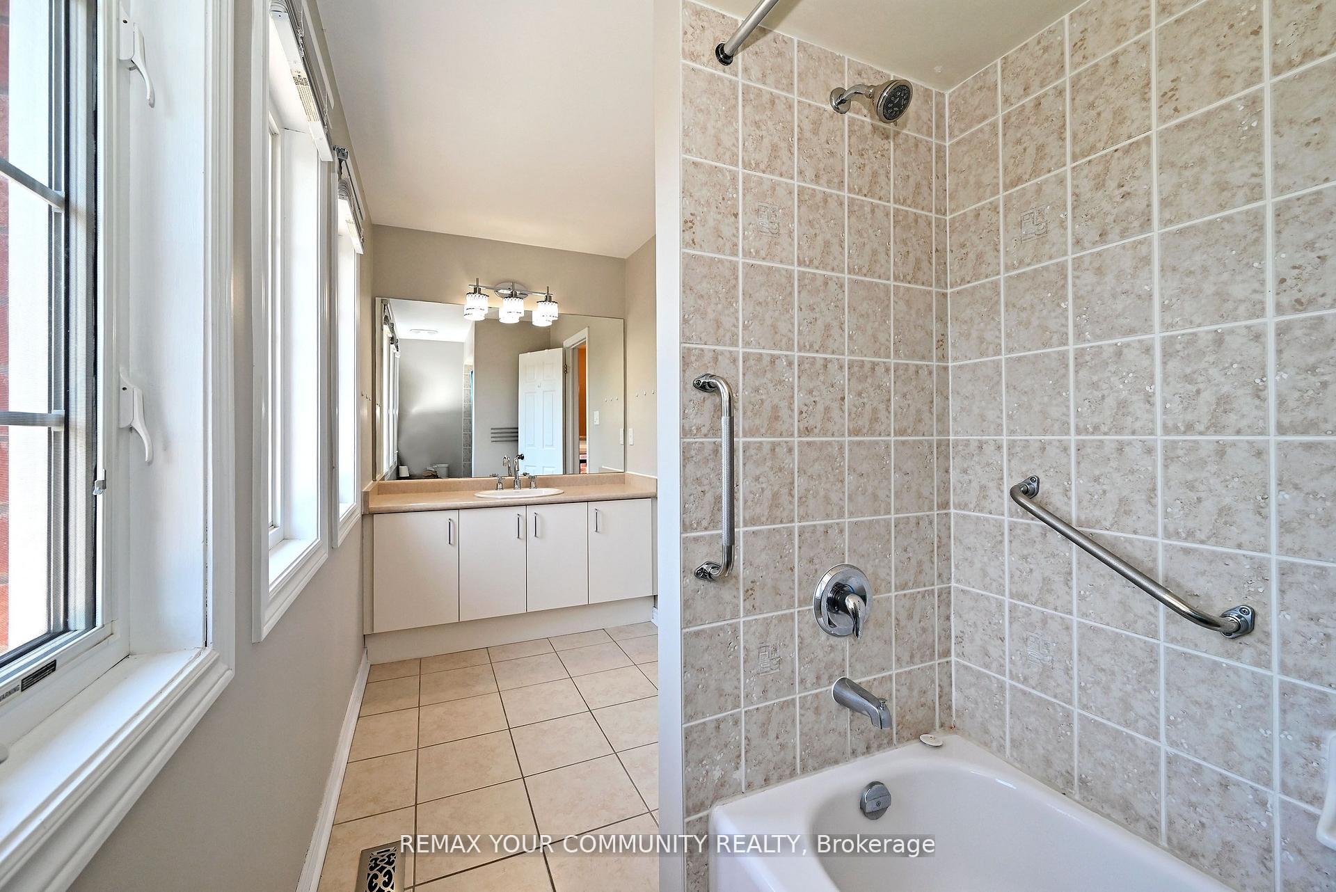 Photo 41 of 73 Laurendale Avenue, Georgina, Keswick South — HOMEH