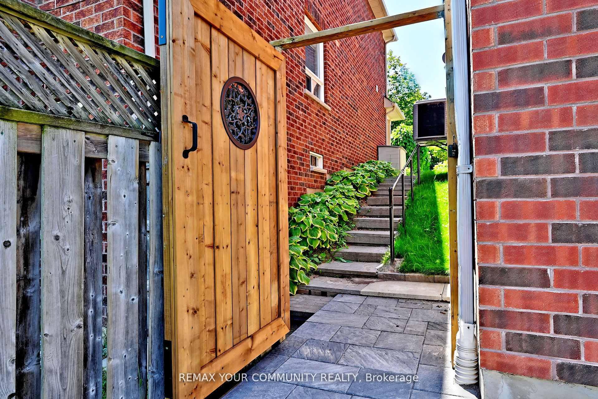 Photo 78 of 73 Laurendale Avenue, Georgina, Keswick South — HOMEH