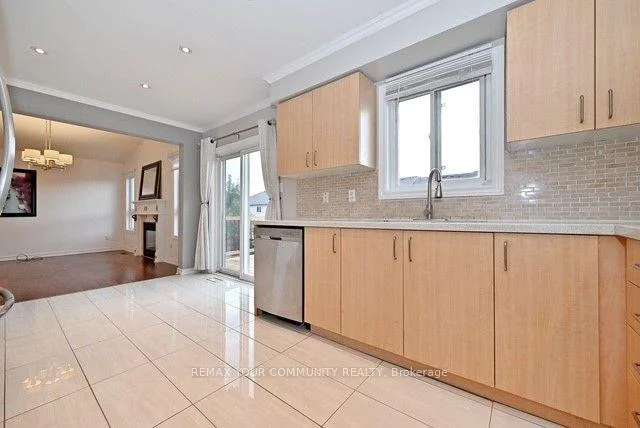 Photo 22 of 73 Laurendale Avenue, Georgina, Keswick South — HOMEH