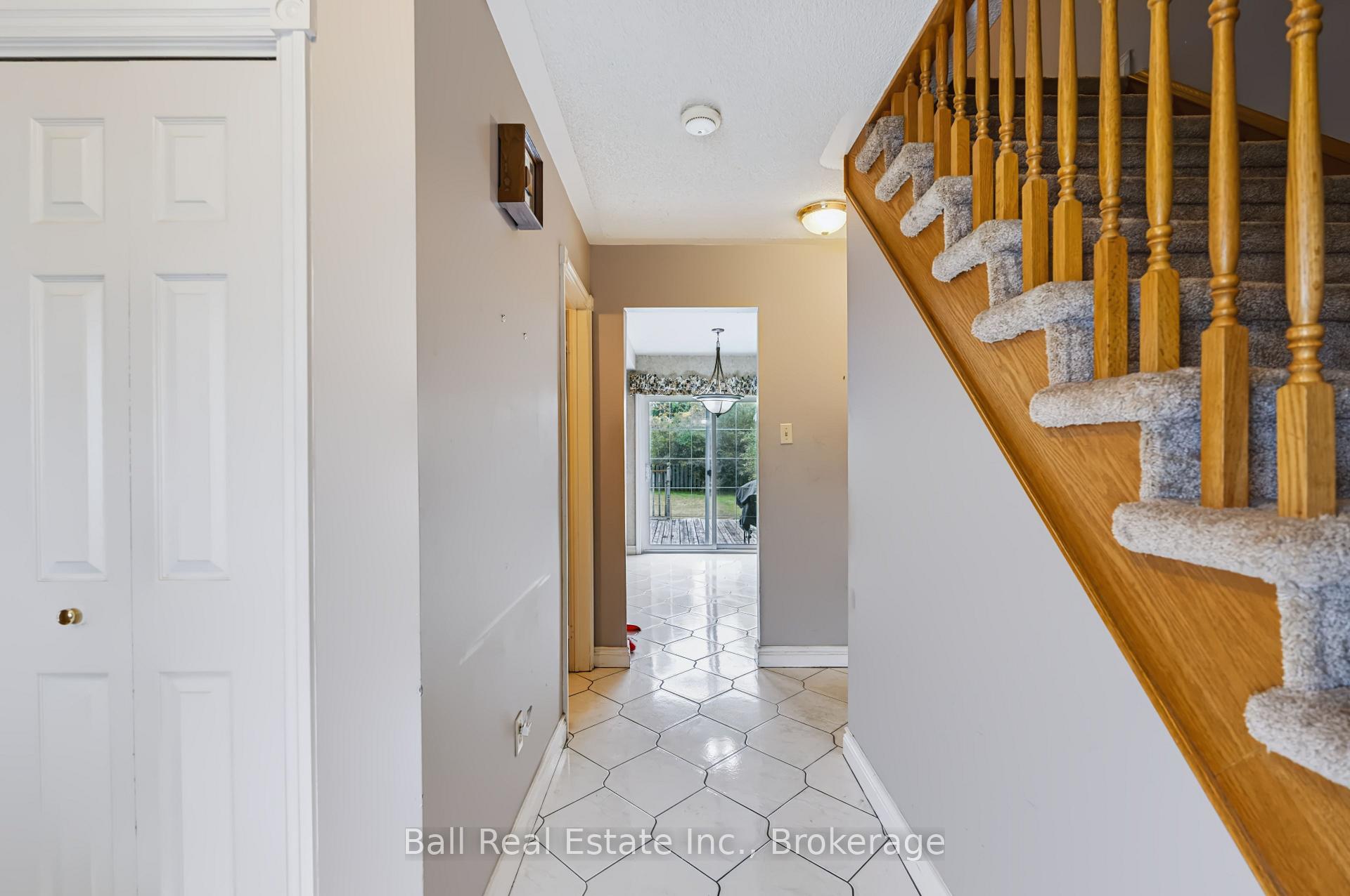 Photo 5 of 793 Hewitt Drive, Peterborough, Monaghan Ward 2 — HOMEH