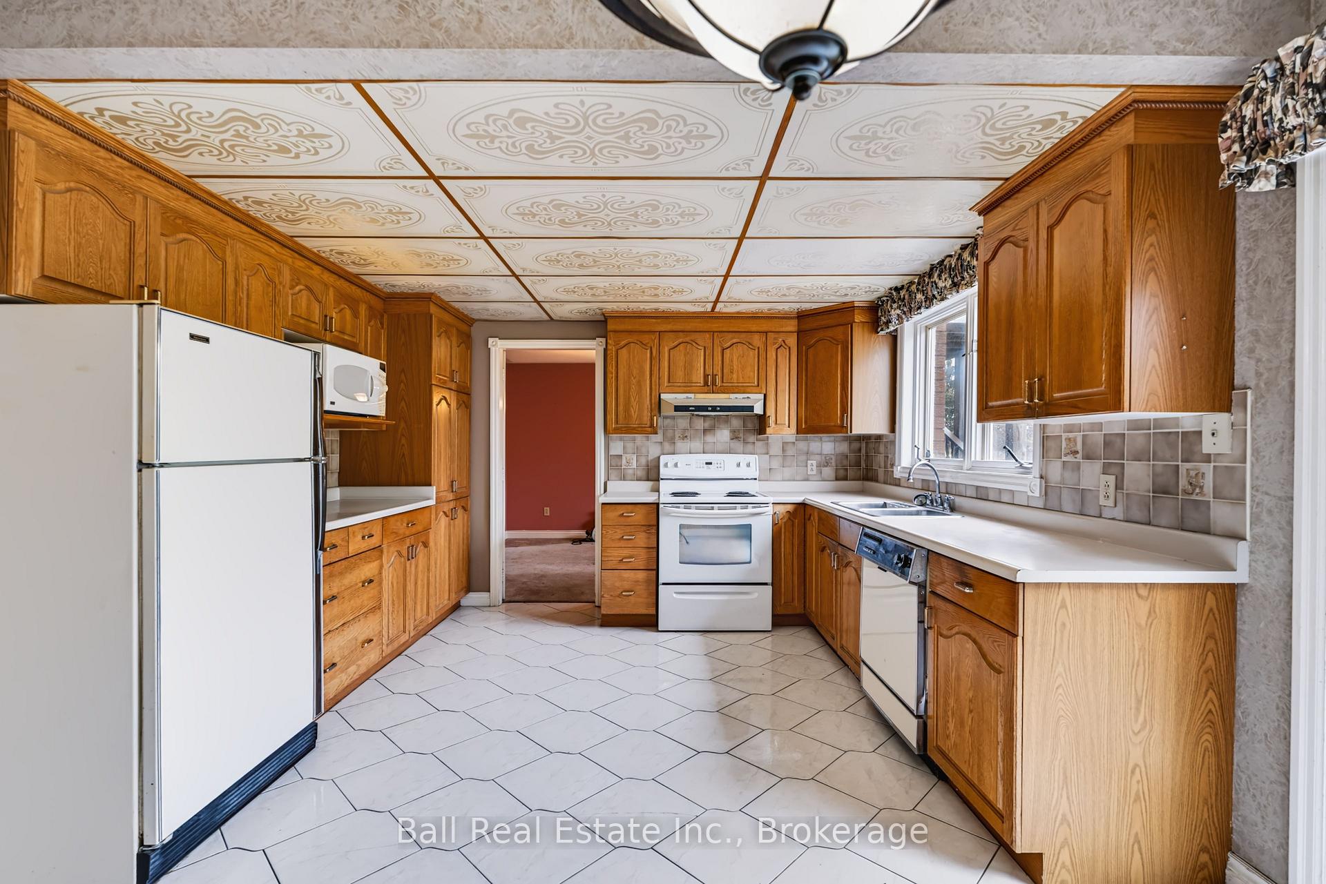 Photo 12 of 793 Hewitt Drive, Peterborough, Monaghan Ward 2 — HOMEH