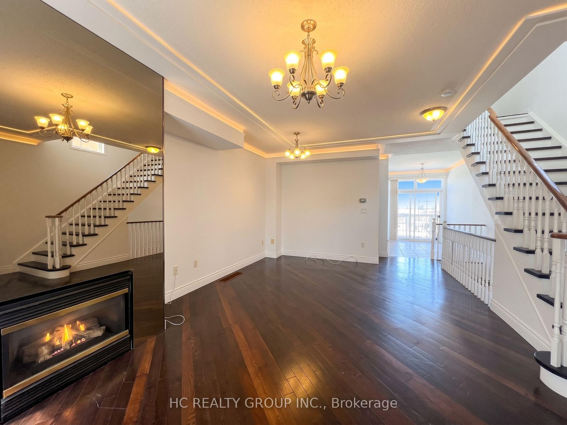 Photo 2 of Unit 19, 10 Post Oak Drive, Richmond Hill, Jefferson — HOMEH