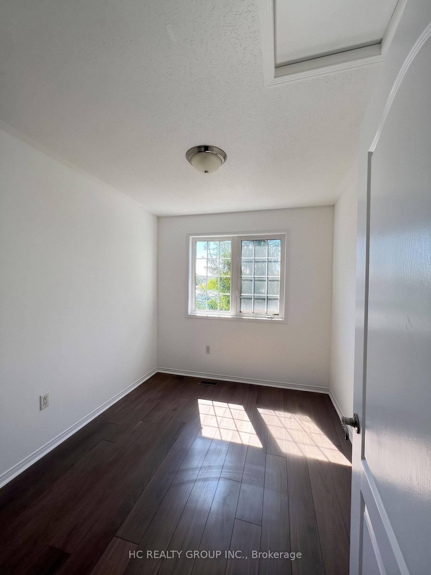 Photo 15 of Unit 19, 10 Post Oak Drive, Richmond Hill, Jefferson — HOMEH