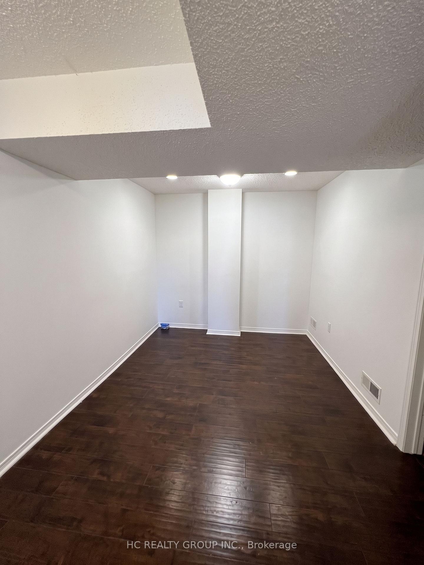 Photo 17 of Unit 19, 10 Post Oak Drive, Richmond Hill, Jefferson — HOMEH