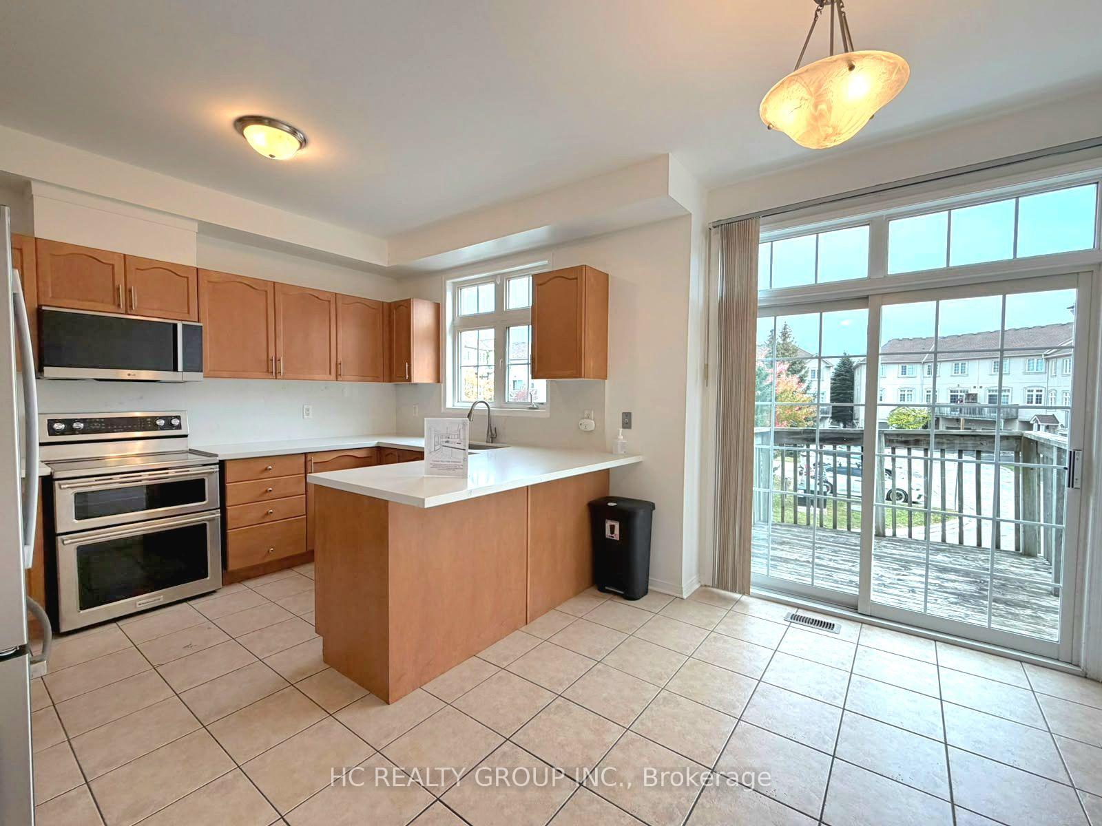 Photo 8 of Unit 19, 10 Post Oak Drive, Richmond Hill, Jefferson — HOMEH