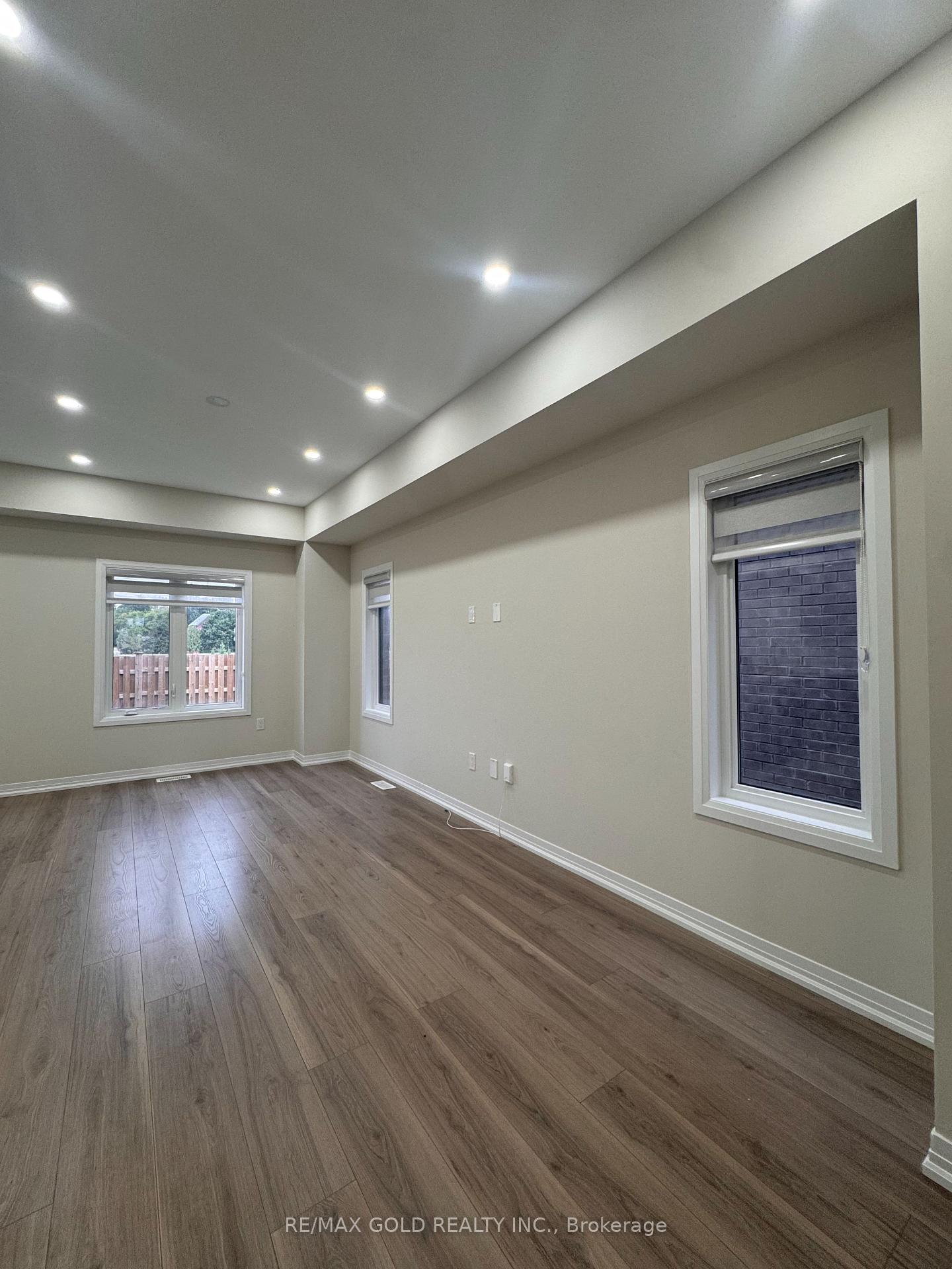 Photo 6 of 31 George Brier Drive W, Brant, Paris — HOMEH