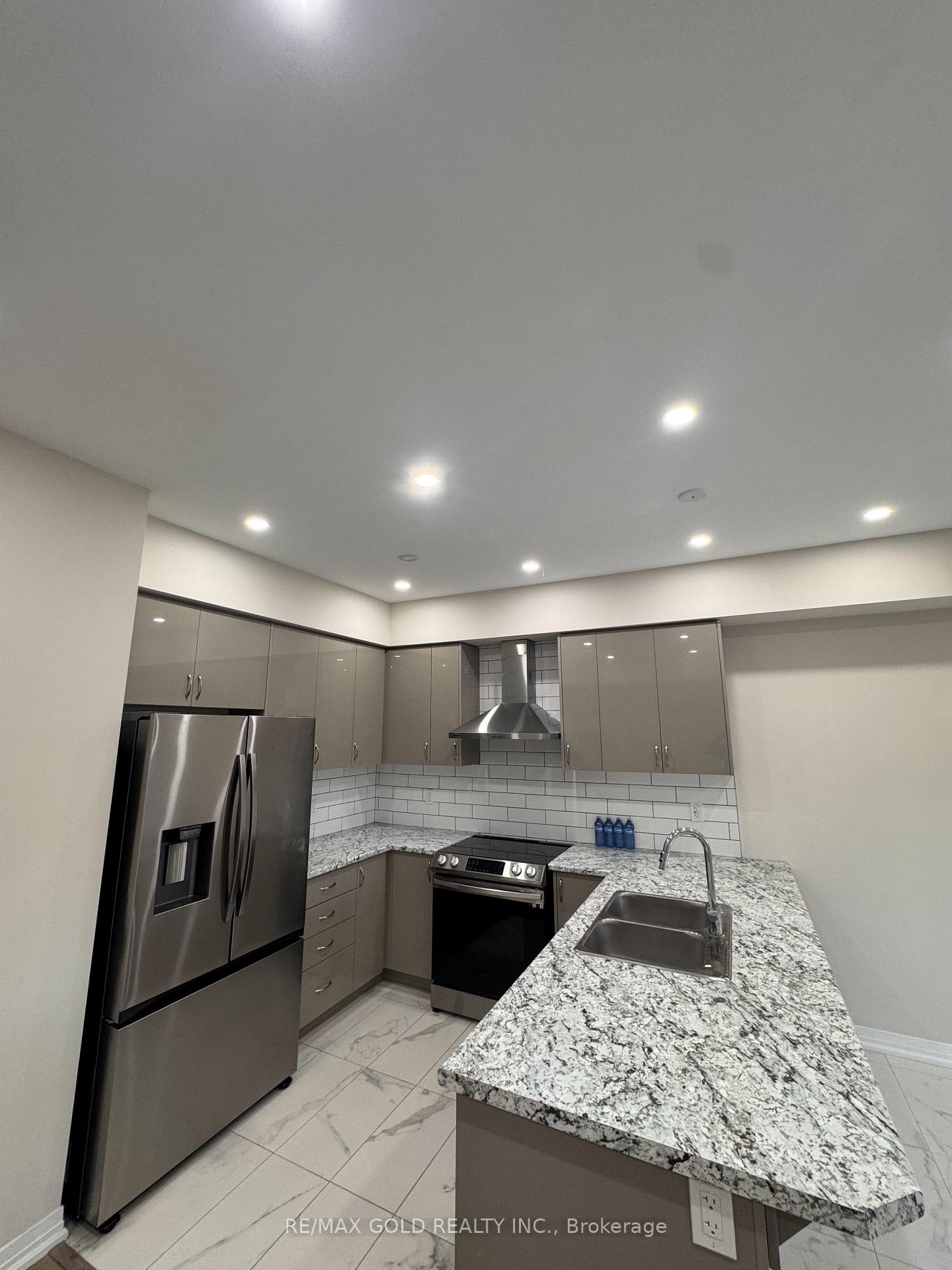 Photo 11 of 31 George Brier Drive W, Brant, Paris — HOMEH