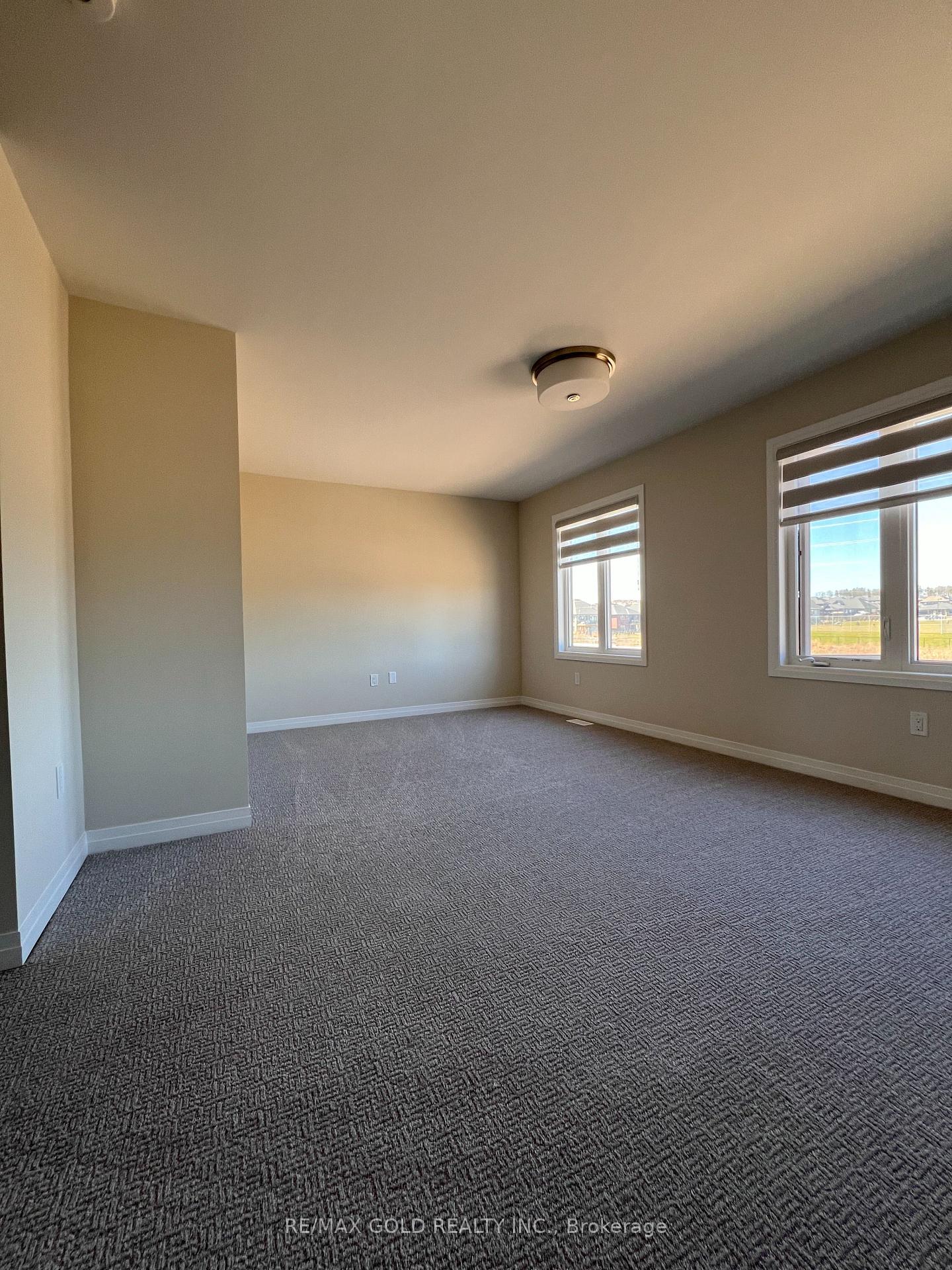 Photo 21 of 31 George Brier Drive W, Brant, Paris — HOMEH