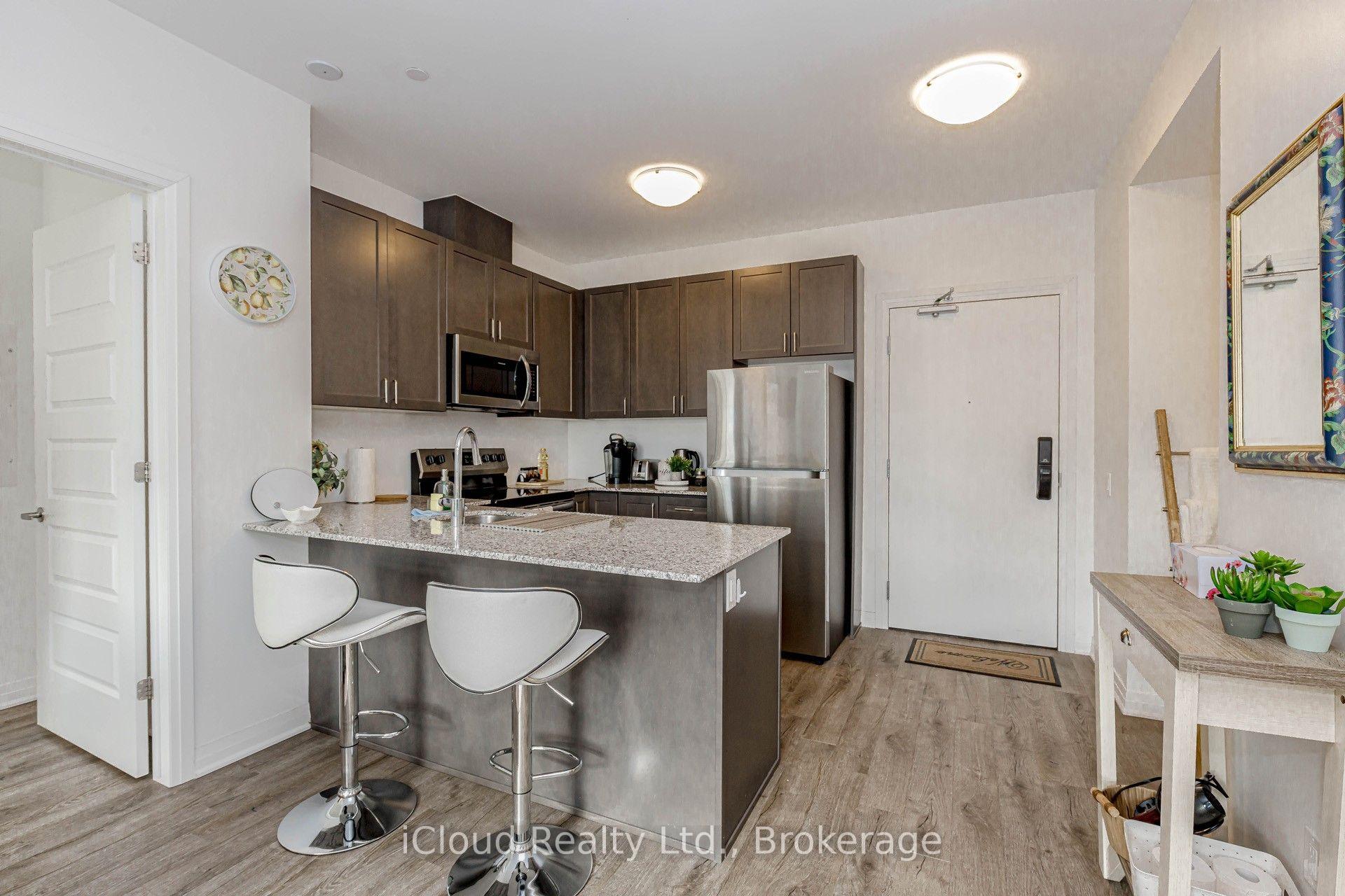 Photo 6 of Unit 504, 95 Dundas Street, Oakville, Glenorchy — HOMEH
