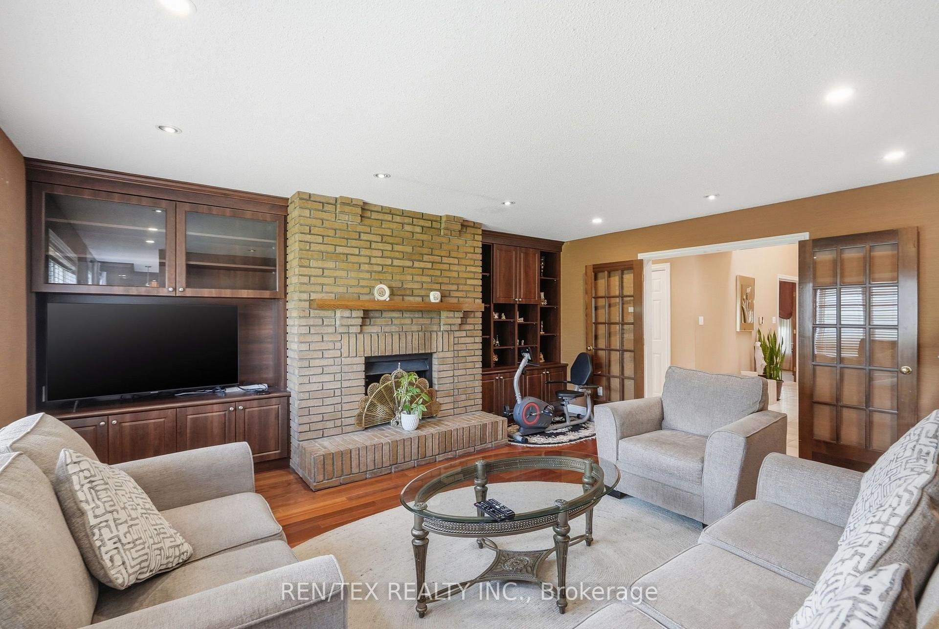 Photo 6 of 18 Curtis Crescent, King, King City — HOMEH