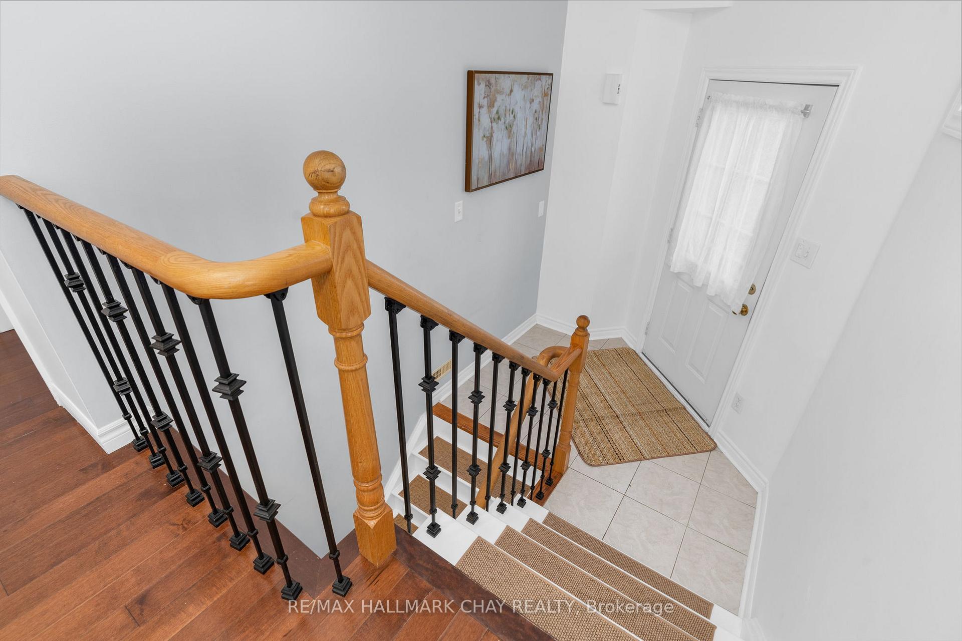 Photo 4 of 63 Masters Drive, Barrie, East Bayfield — HOMEH