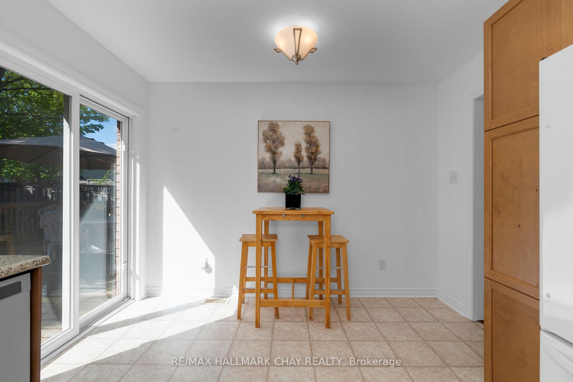 Photo 12 of 63 Masters Drive, Barrie, East Bayfield — HOMEH